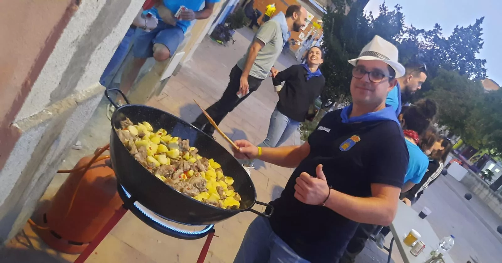 Las famosas calderetas de Ayerbe.