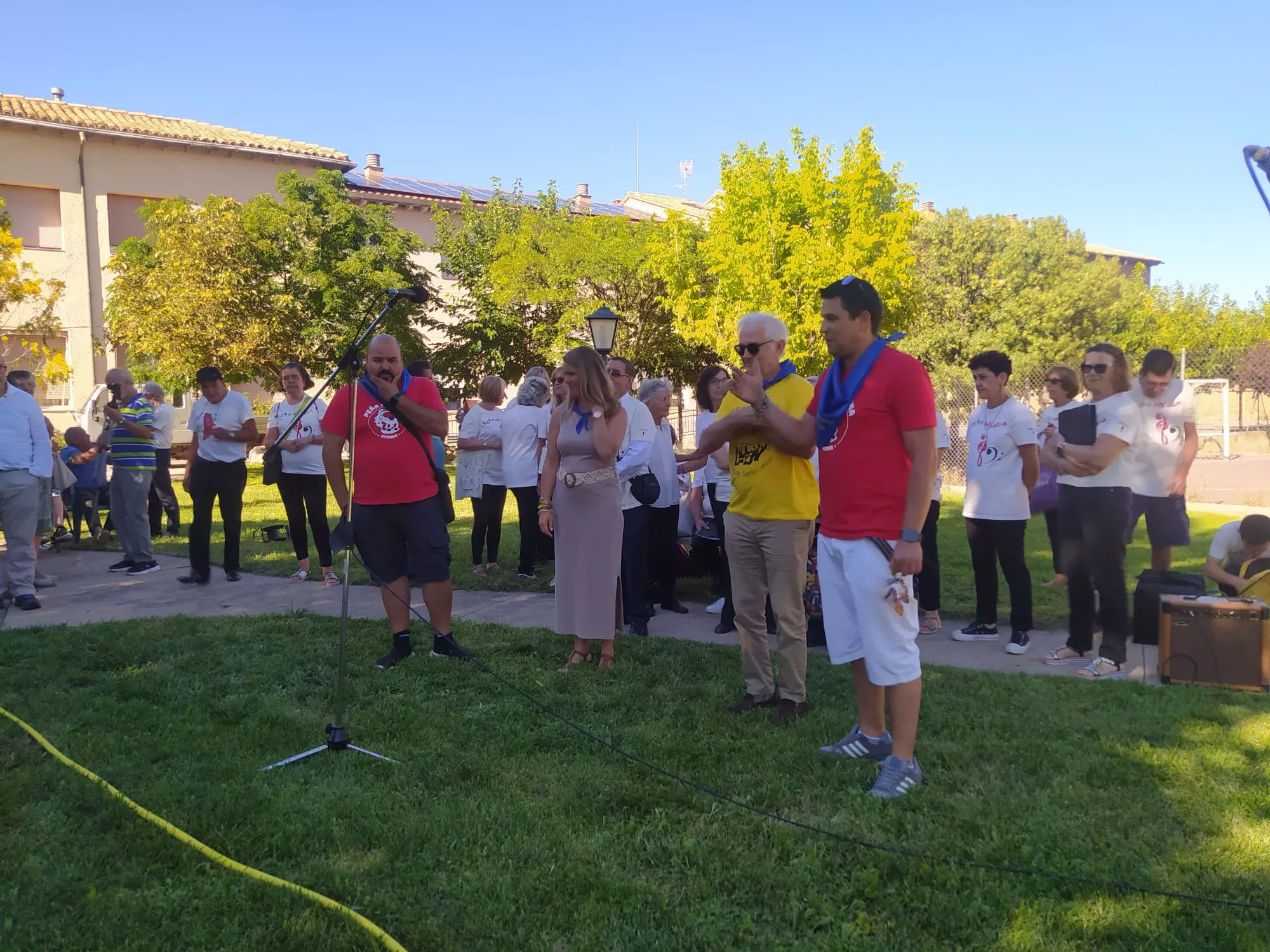 Las fiestas de Ayerbe también llegan a la residencia de mayores.