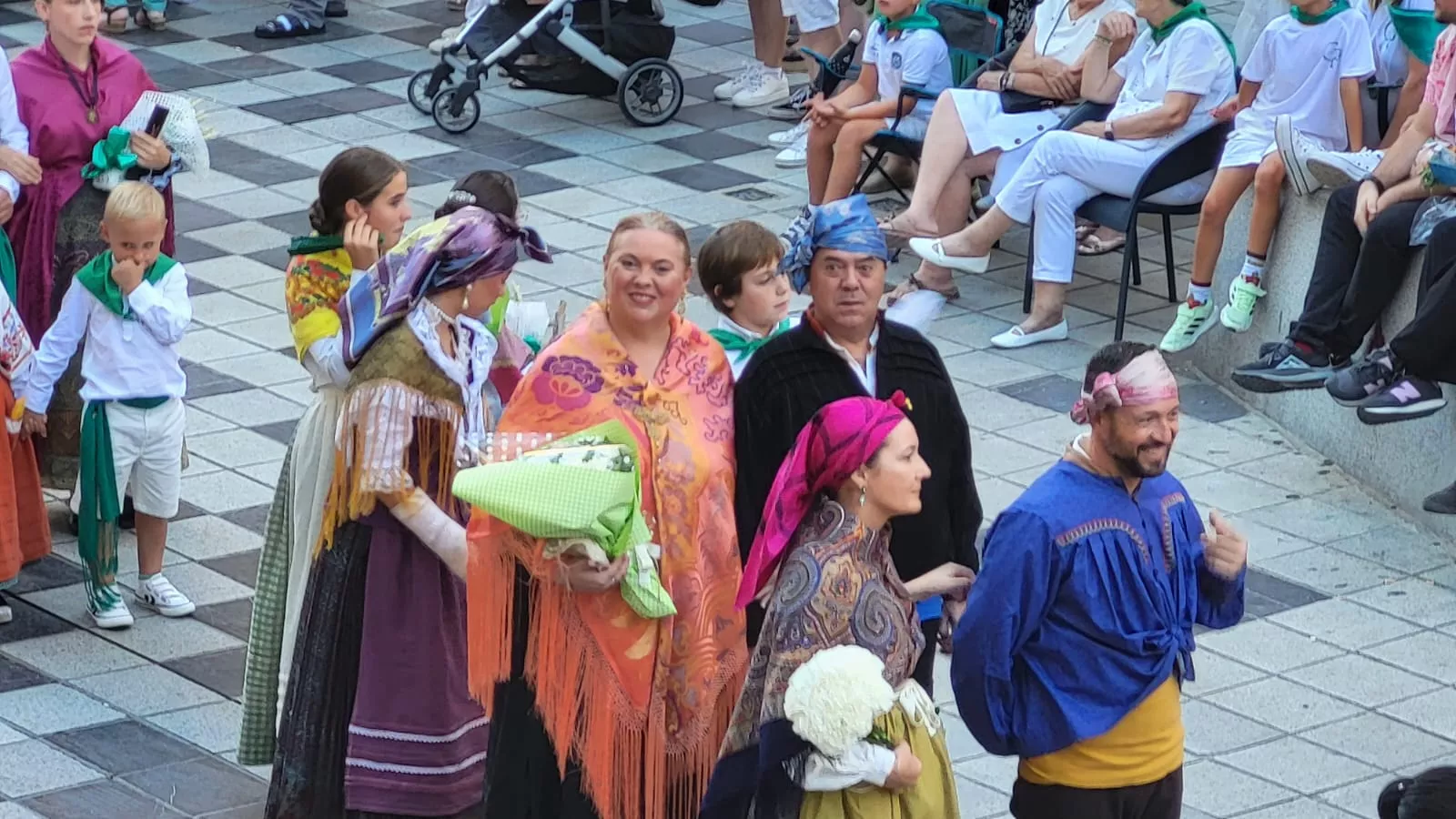 Chus y Chema, en la Ofrenda de Flores y Frutos a San Lorenzo del 15 de agosto
