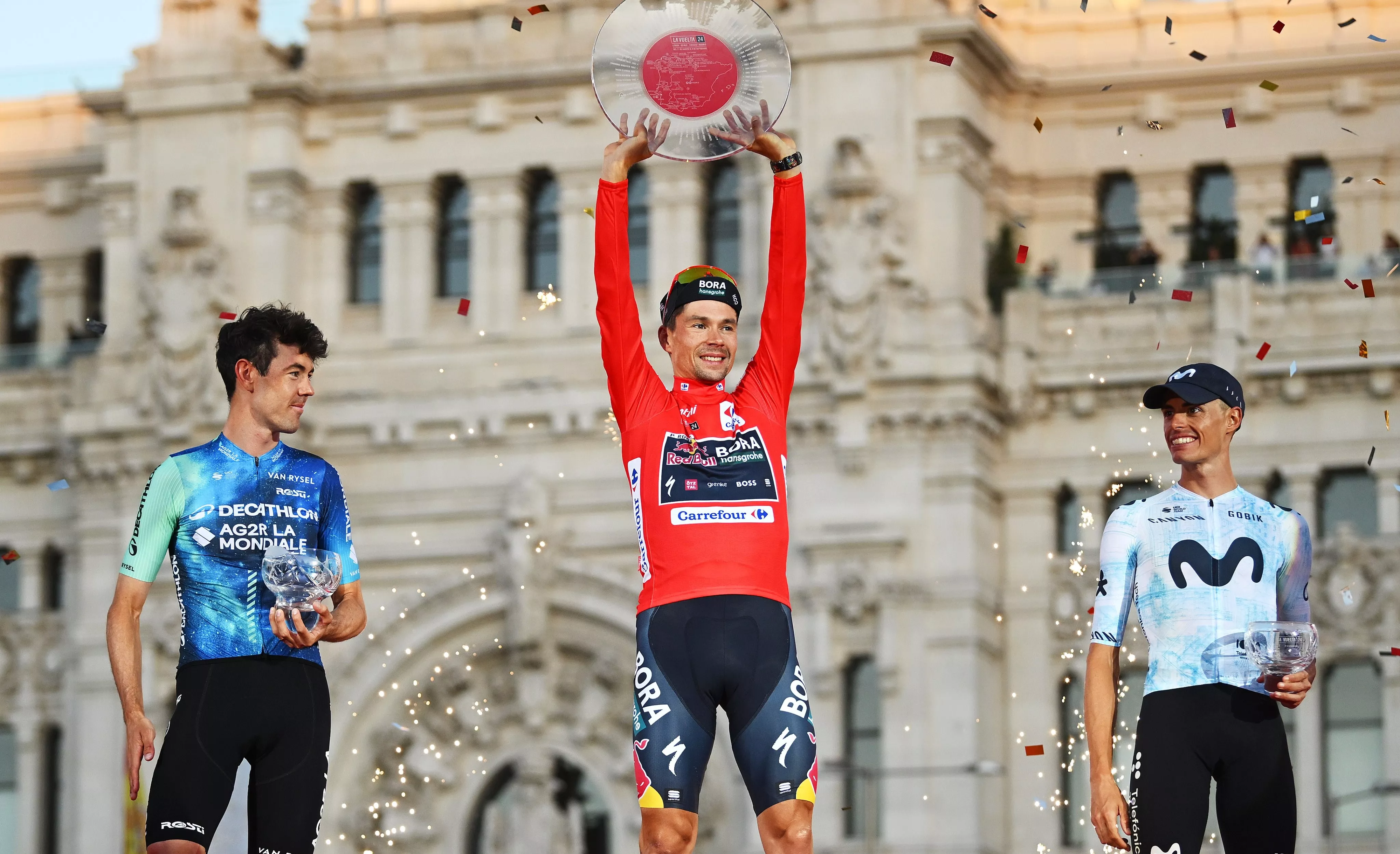 Primoz Roglic, en lo alto del podio en Madrid. Castrillo cierra una Vuelta 2024 de ensueño.