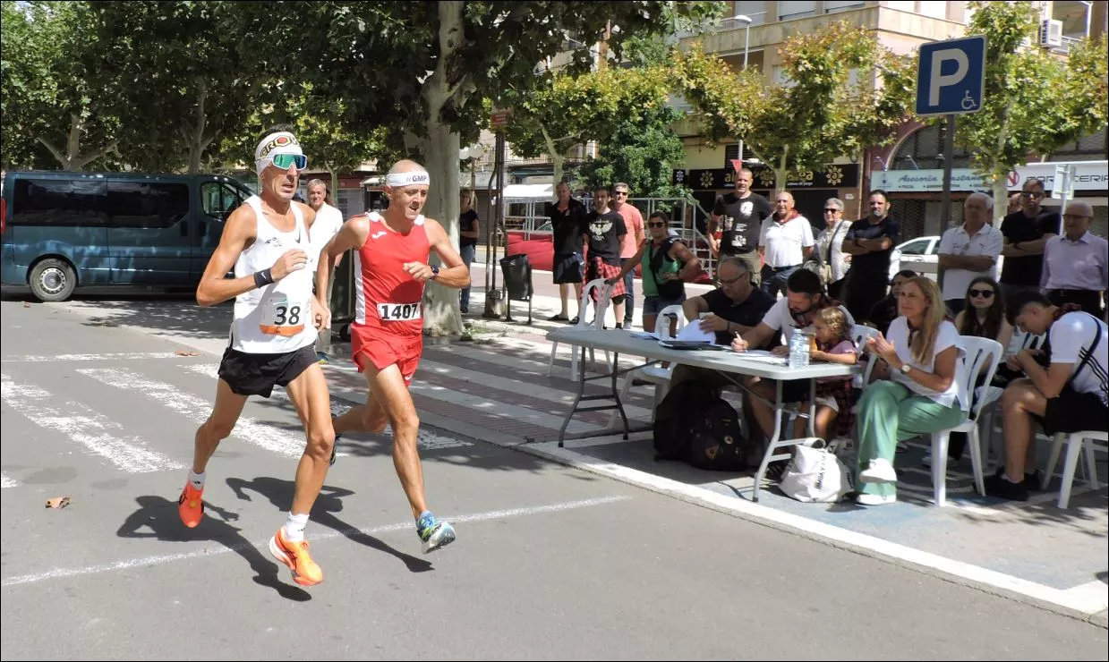 Vavi Tomasa y Denis Lorda en cabeza de la carreras