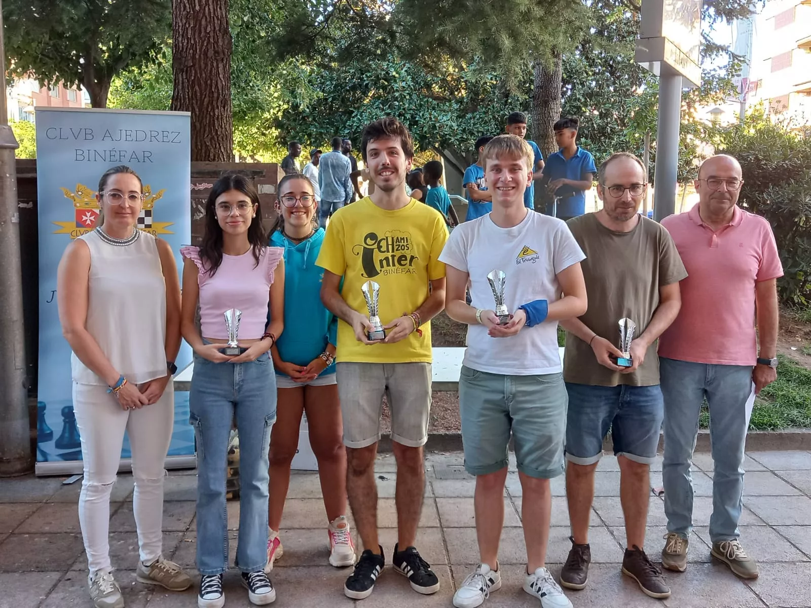 Podio clasificación general con Ballarín en el centro, escoltado por Rubiella (derecha) y Bonet (izquierda).