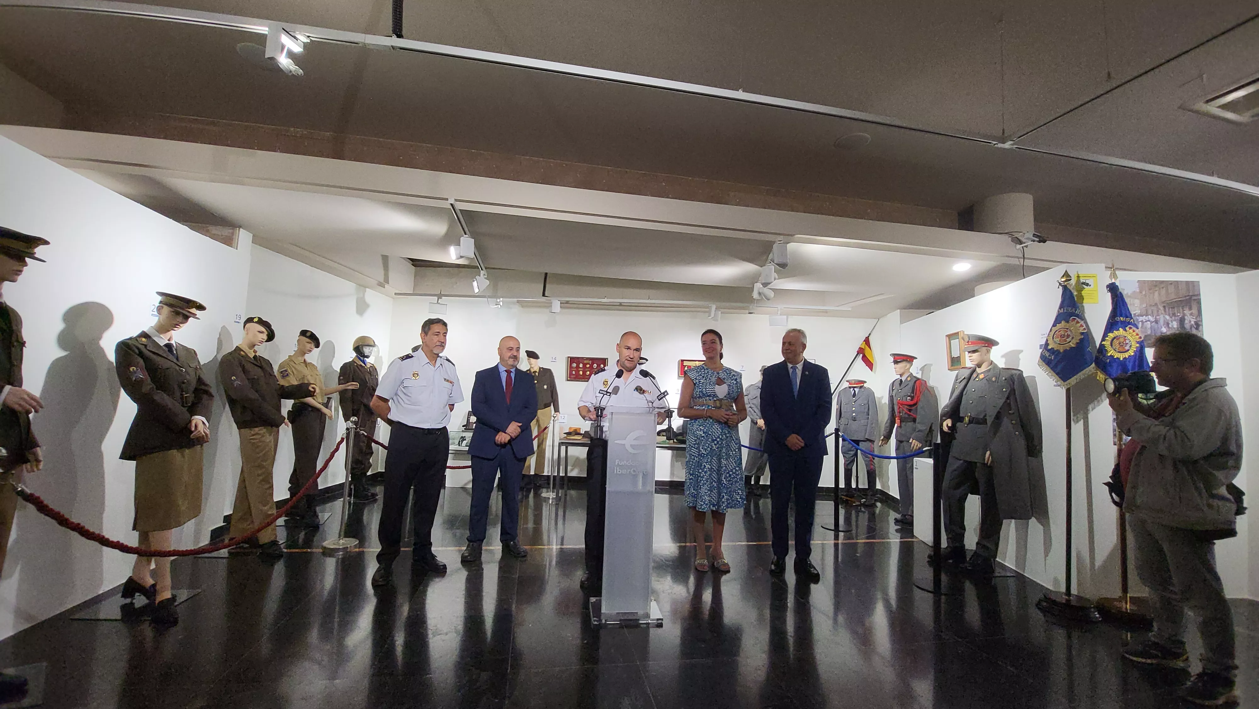 Inauguración en Huesca de la exposición “200 años de la Policía Nacional”. Foto Mercedes Manterola