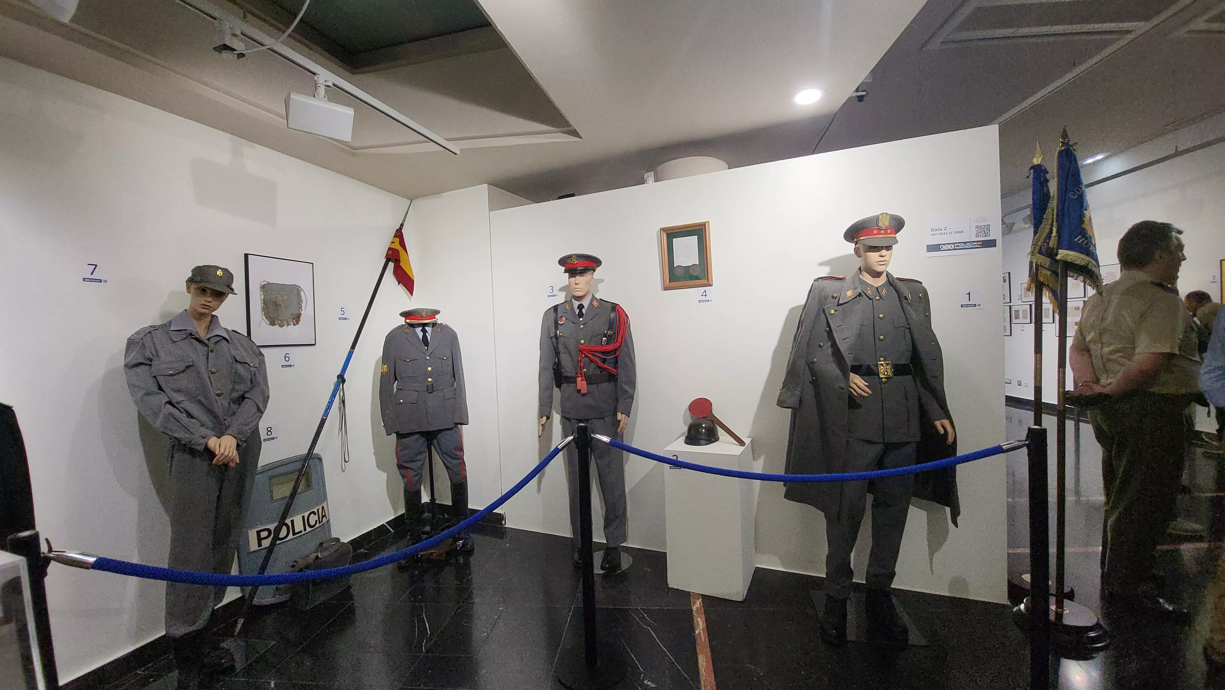 Inauguración en Huesca de la exposición “200 años de la Policía Nacional”. Foto Mercedes Manterola