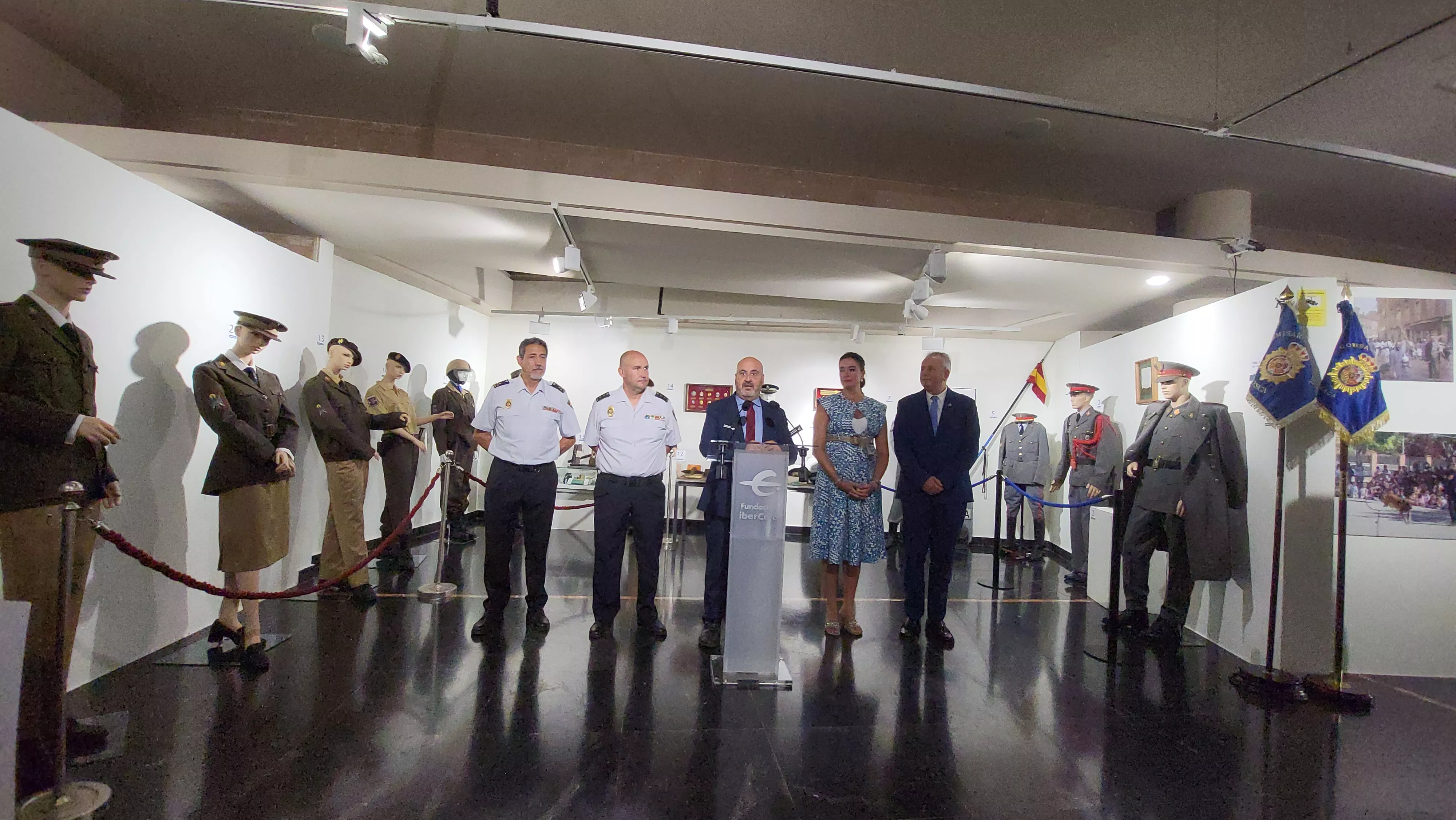 Inauguración en Huesca de la exposición “200 años de la Policía Nacional”. Foto Mercedes Manterola
