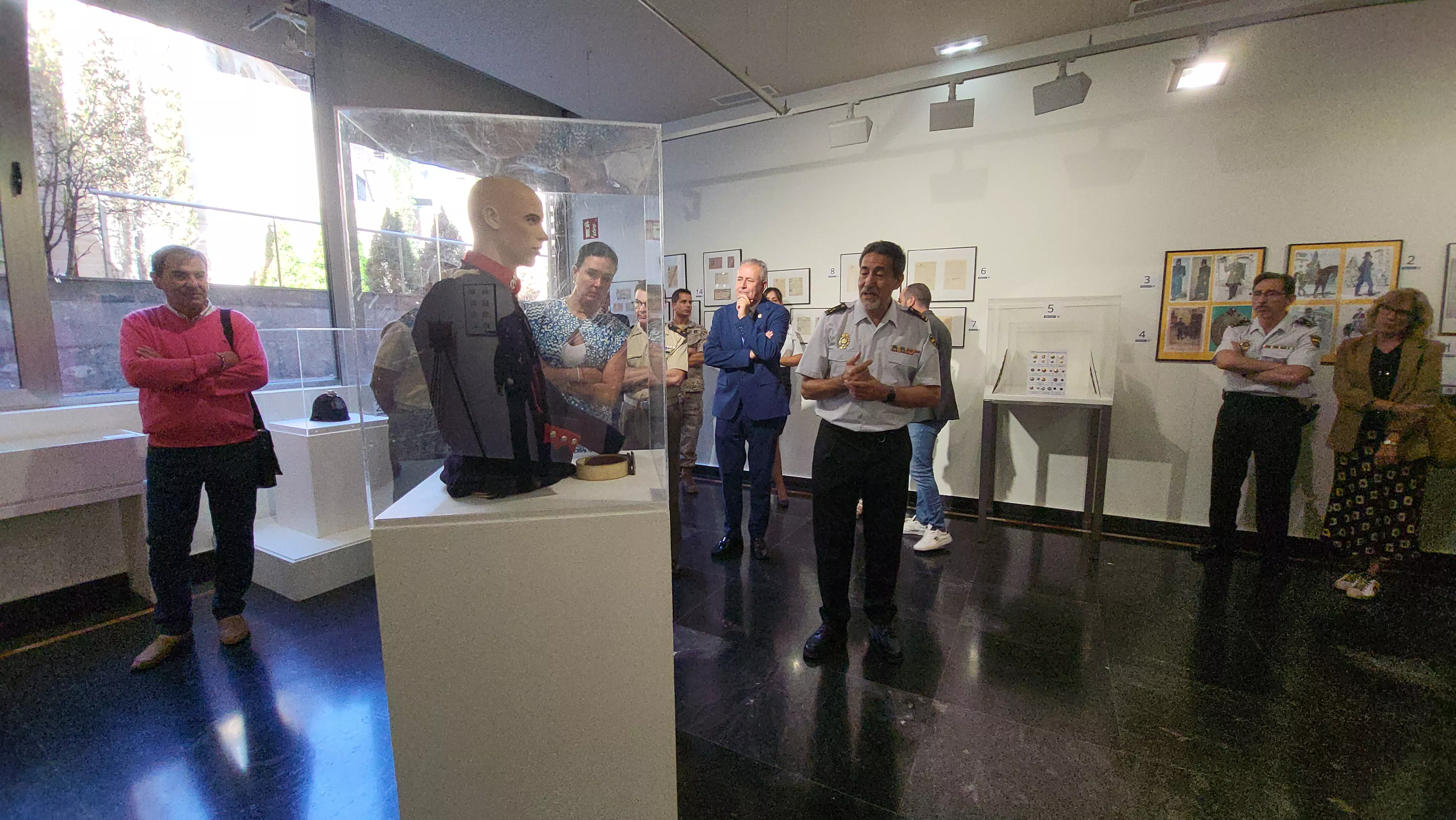 Inauguración en Huesca de la exposición “200 años de la Policía Nacional”. Foto Mercedes Manterola