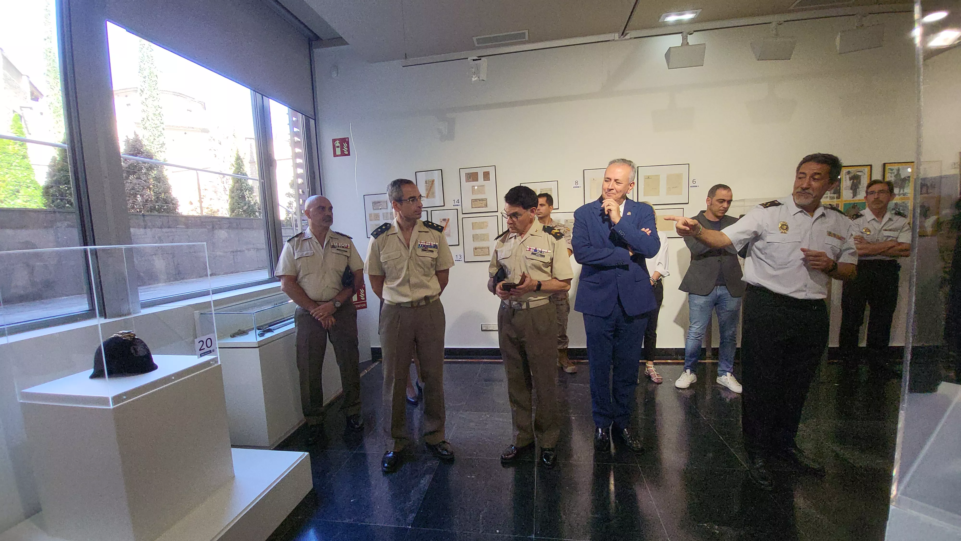 Inauguración en Huesca de la exposición “200 años de la Policía Nacional”. Foto Mercedes Manterola