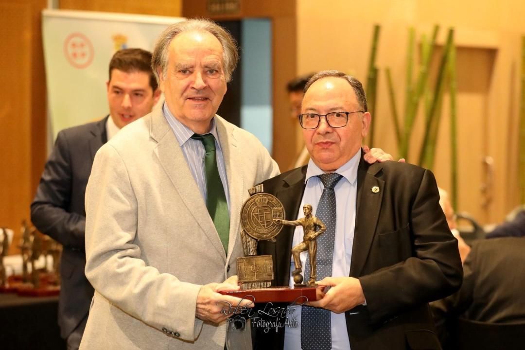 Oscar Fle junto a Agustín Cirac en la fiesta del Comité Aragonés de Entrenadores.