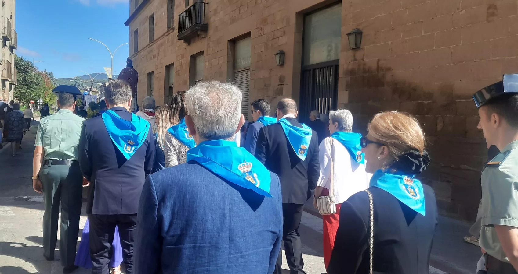 Procesión de las fiestas de Ayerbe 2024.