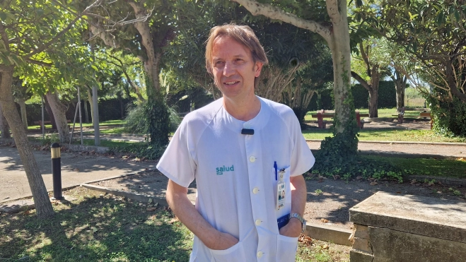 El psiquiatra y profesor Javier Olivera pide que se desculpabilice este tipo de muertes. Foto Myriam Martínez El psiquiatra y profesor Javier Olivera pide que se desculpabilice este tipo de muertes. Foto Myriam Martínez