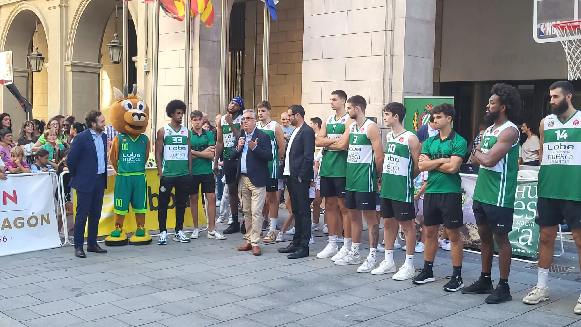 Presentación de Lobe Huesca la Magia en los Porches de Galicia