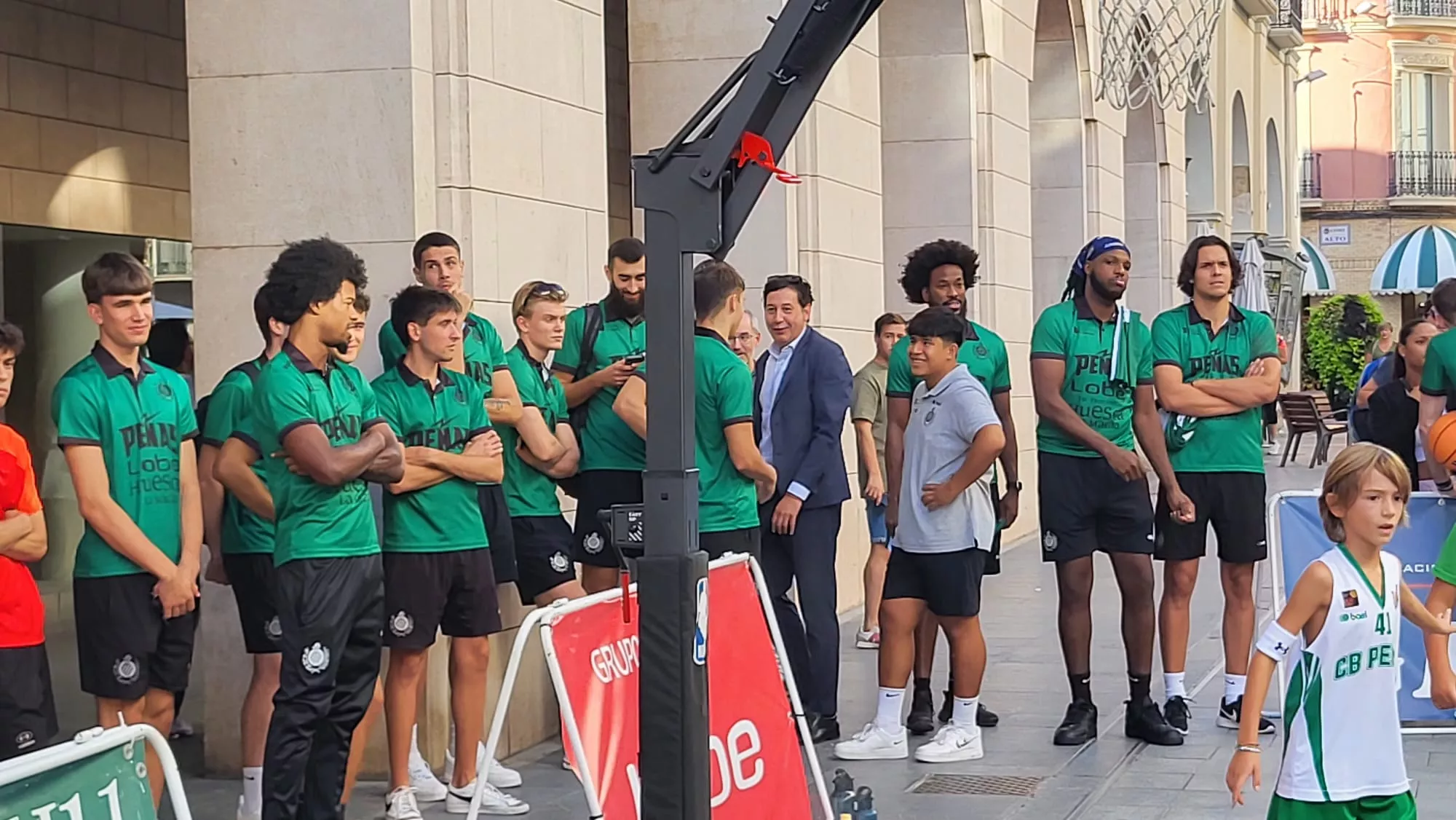 Presentación de Lobe Huesca la Magia en los Porches de Galicia