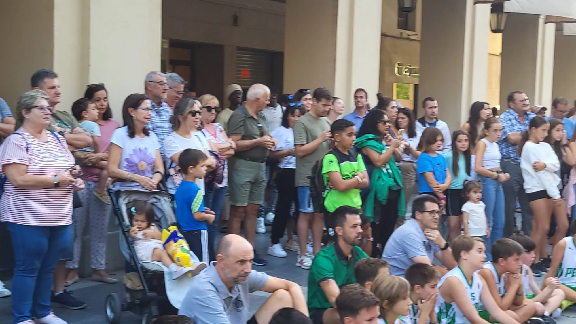 Presentación de Lobe Huesca la Magia en los Porches de Galicia