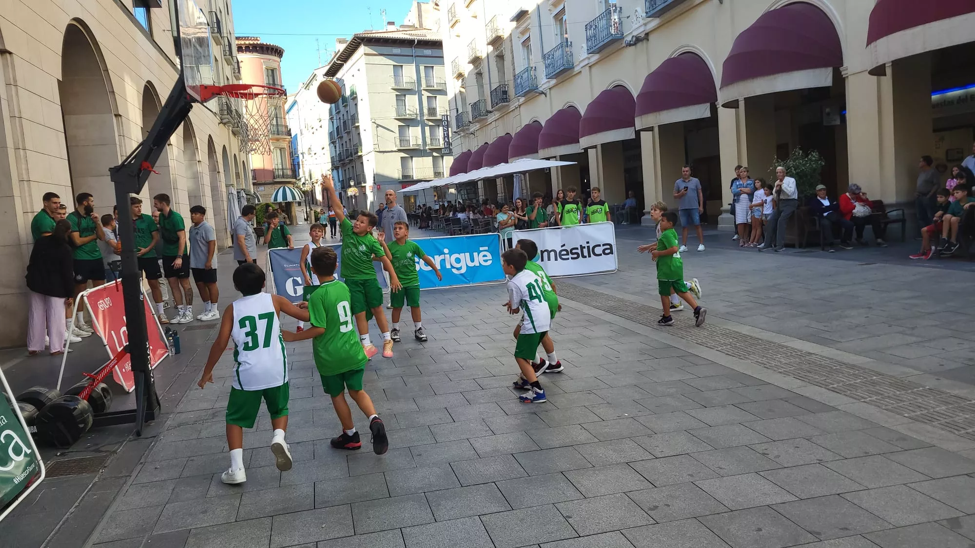 Presentación de Lobe Huesca la Magia en los Porches de Galicia