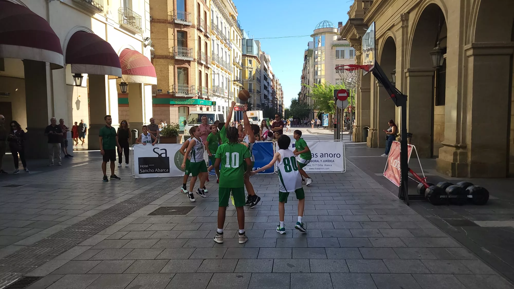 Presentación de Lobe Huesca la Magia en los Porches de Galicia