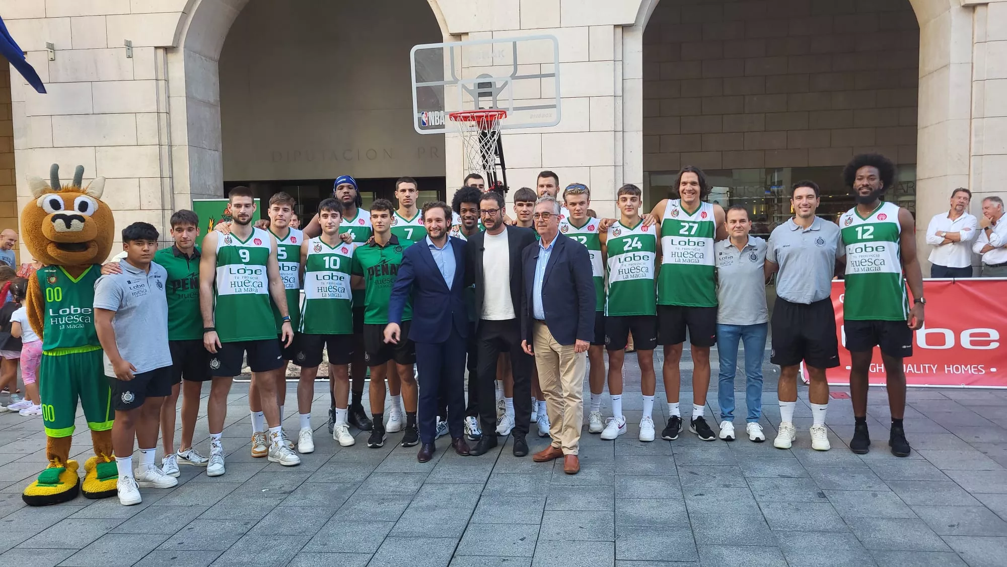 Presentación de Lobe Huesca la Magia en los Porches de Galicia
