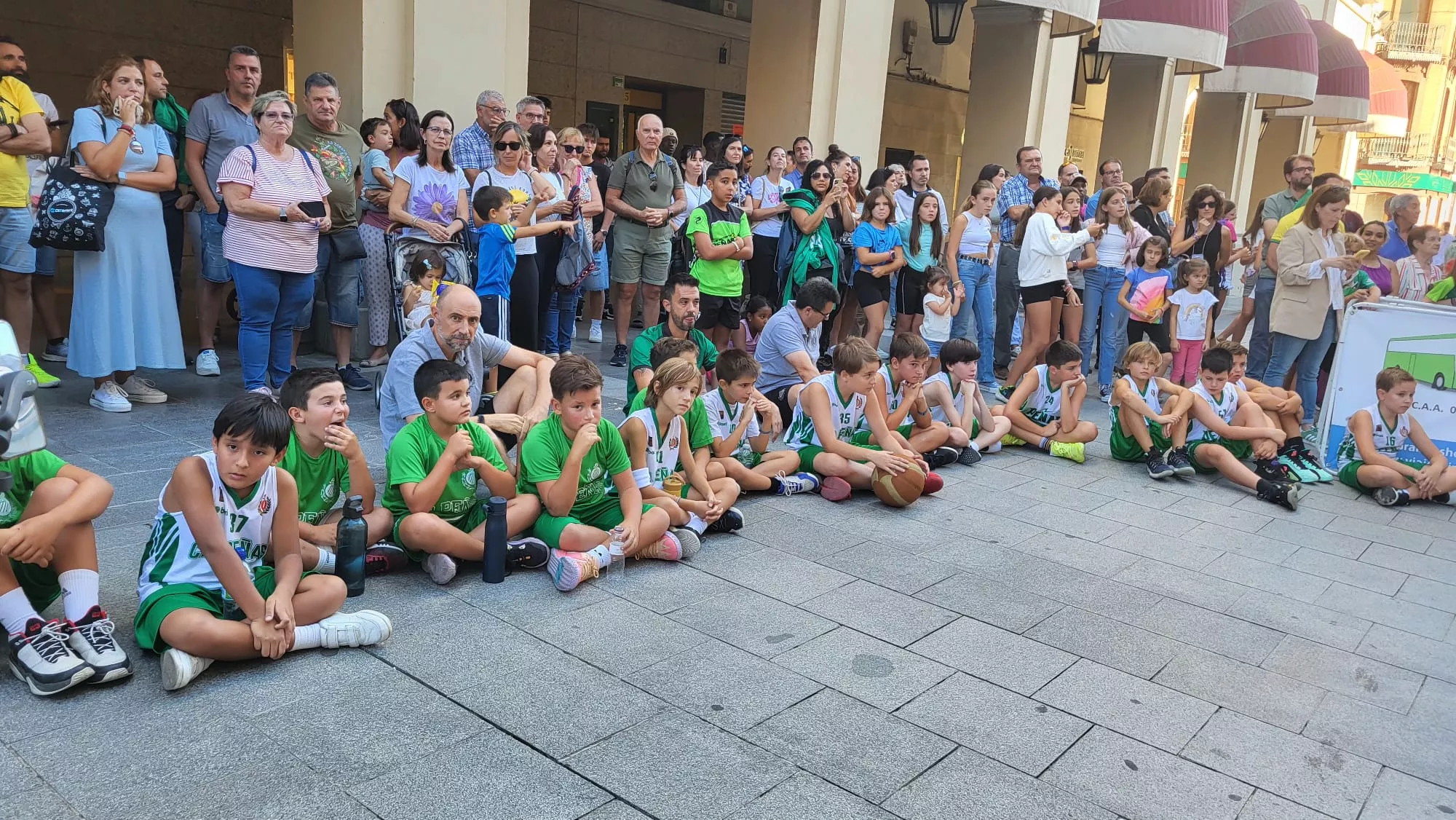 Presentación de Lobe Huesca la Magia en los Porches de Galicia