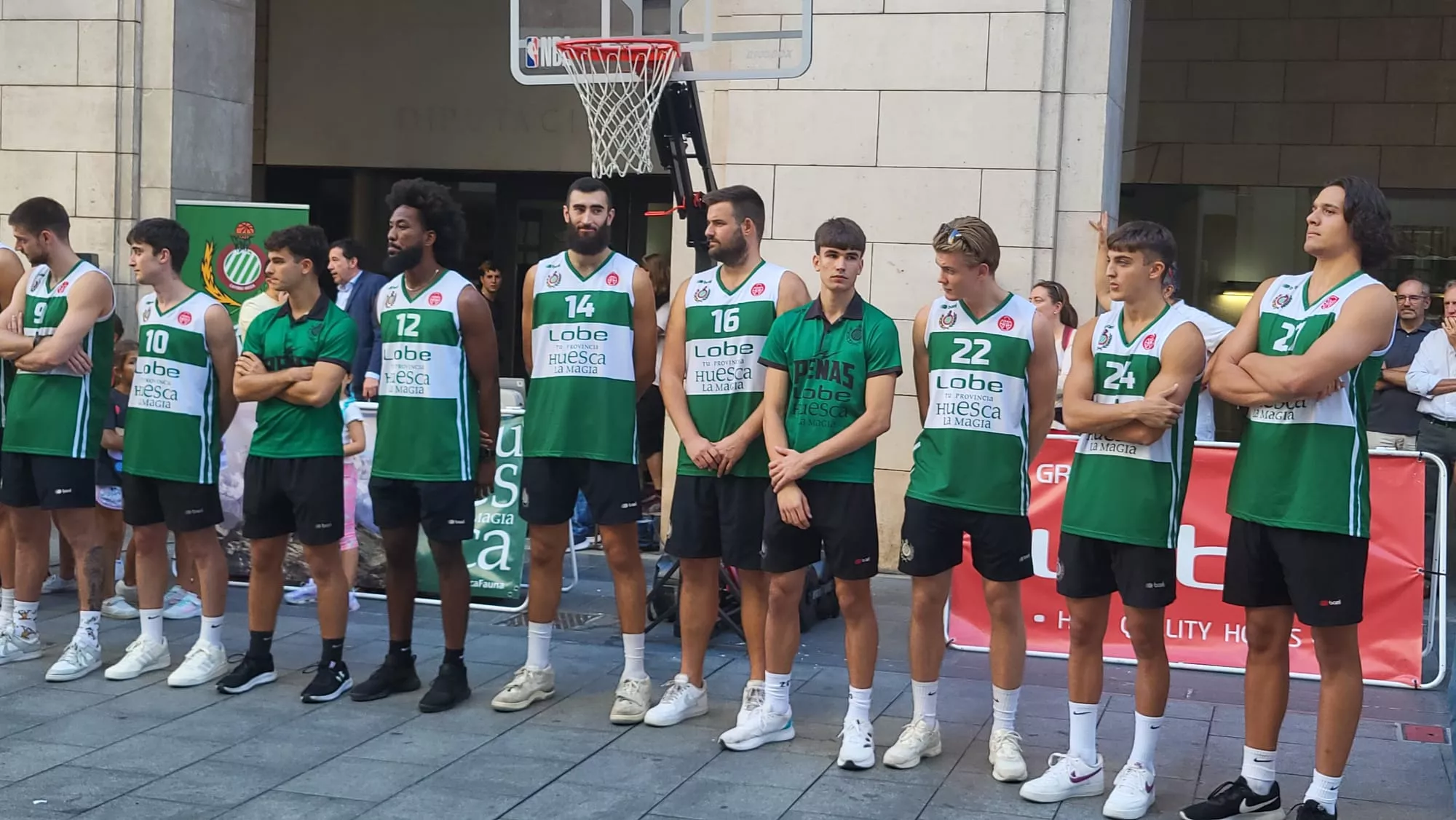 Presentación de Lobe Huesca la Magia en los Porches de Galicia