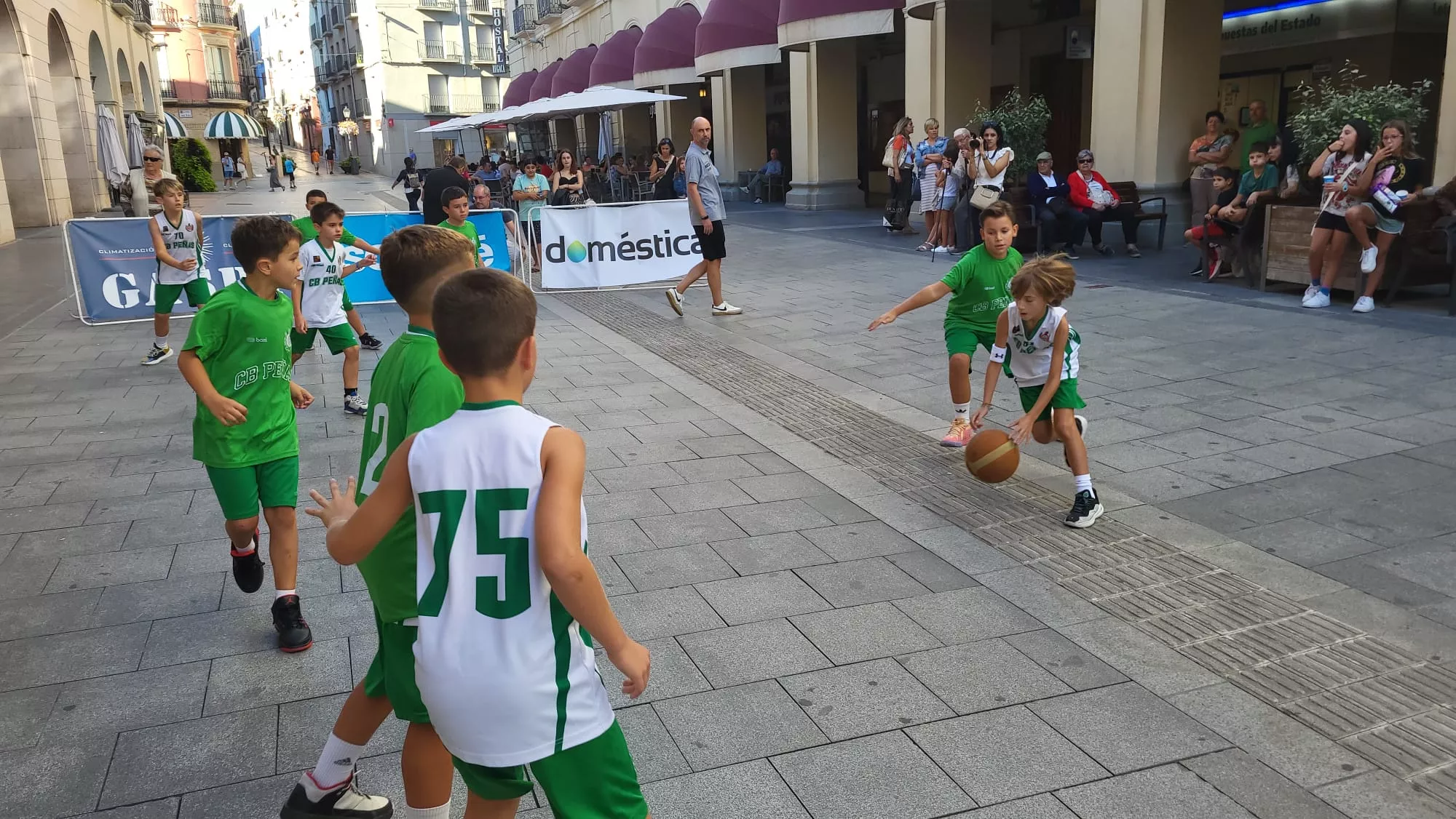 Presentación de Lobe Huesca la Magia en los Porches de Galicia