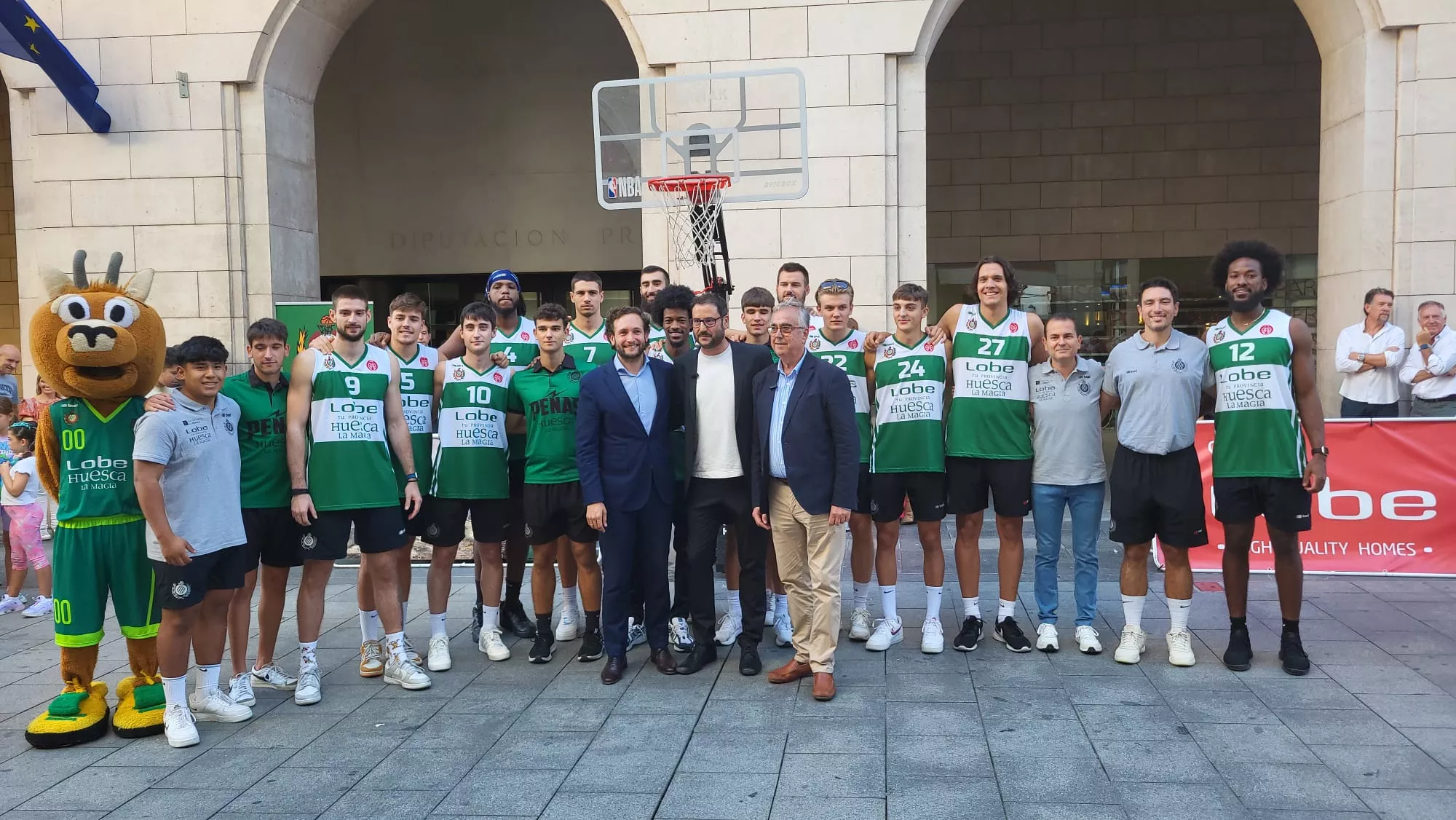 Presentación de Lobe Huesca la Magia en los Porches de Galicia