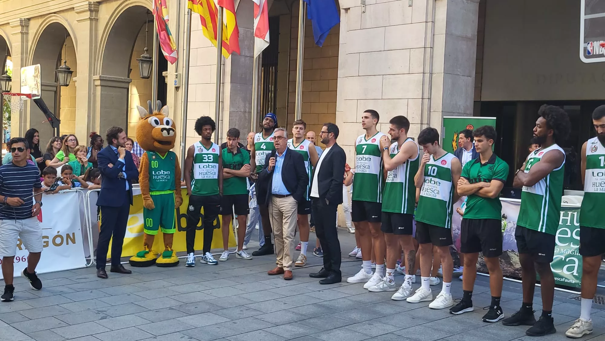 Presentación de Lobe Huesca la Magia en los Porches de Galicia