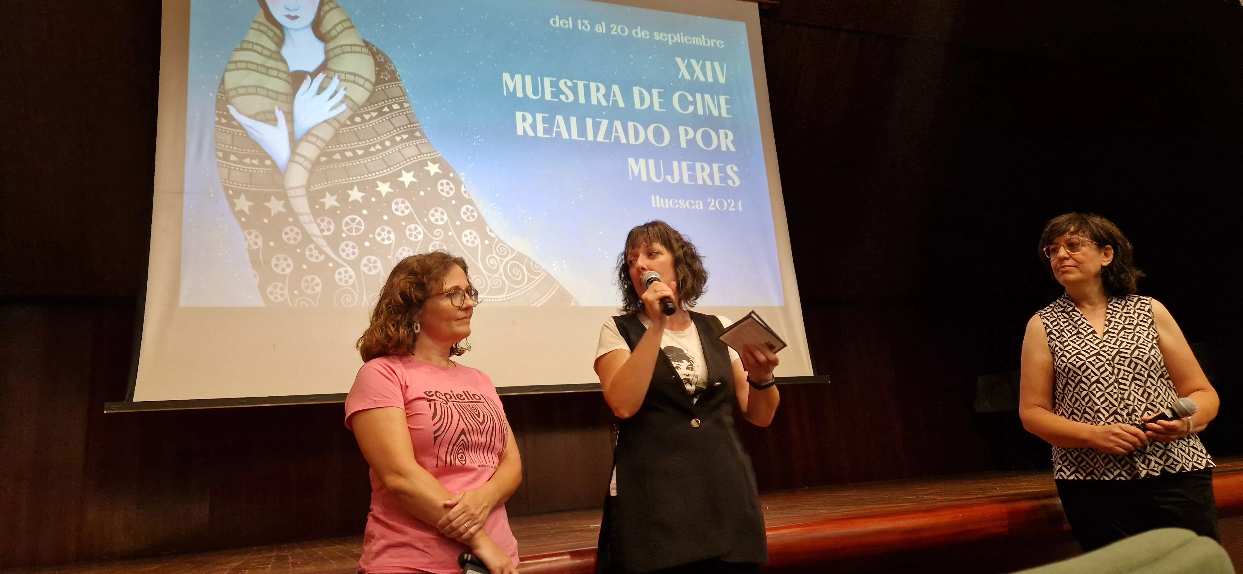 Patricia Español, Estela Rasal y Chus Fenero, en el acto previo a la 24 Muestra de Cine Realizado por Mujeres. Foto Myriam Martínez