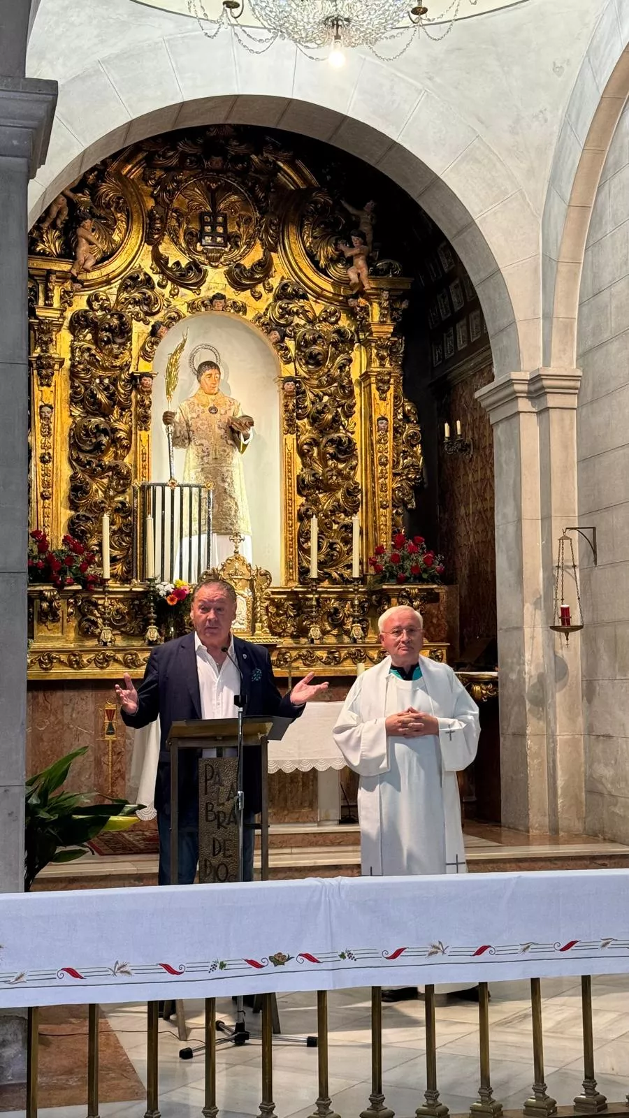 Ofrenda de San Lorenzo a la SD Huesca. Foto Ayuntamiento de Huesca