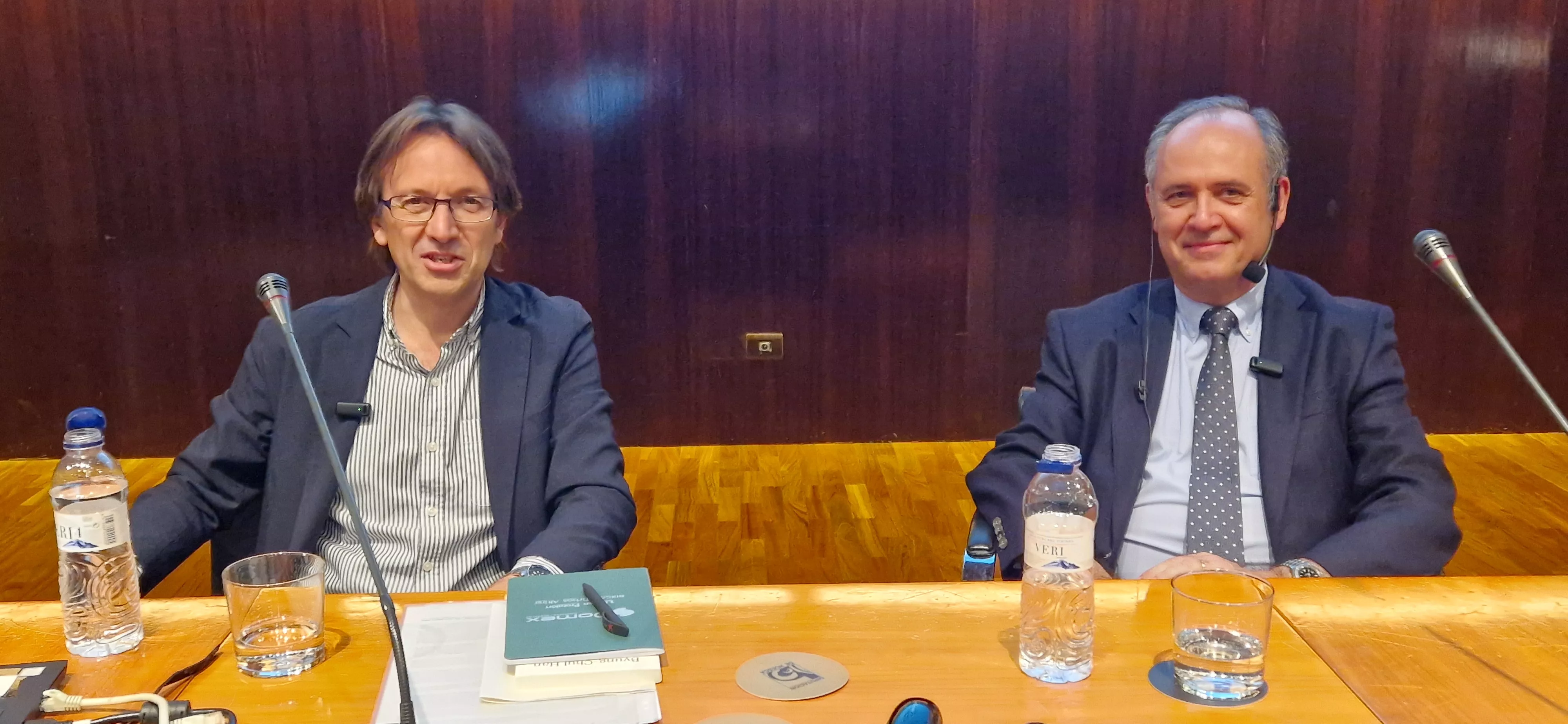 Javier Olivera y Manel Sánchez han hablado en Huesca sobre el deseo de morir. Foto Myriam Martínez