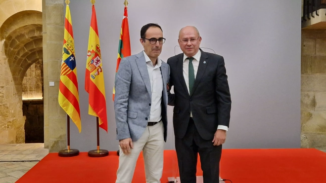 El interventor municipal, Raúl Millán Barrio, y el concejal de Deportes, Leo Carranza. Foto Myriam Martínez . Foto Myriam Martínez El interventor municipal, Raúl Millán Barrio, y el concejal de Deportes, Leo Carranza. Foto Myriam Martínez . Foto Myriam Martínez