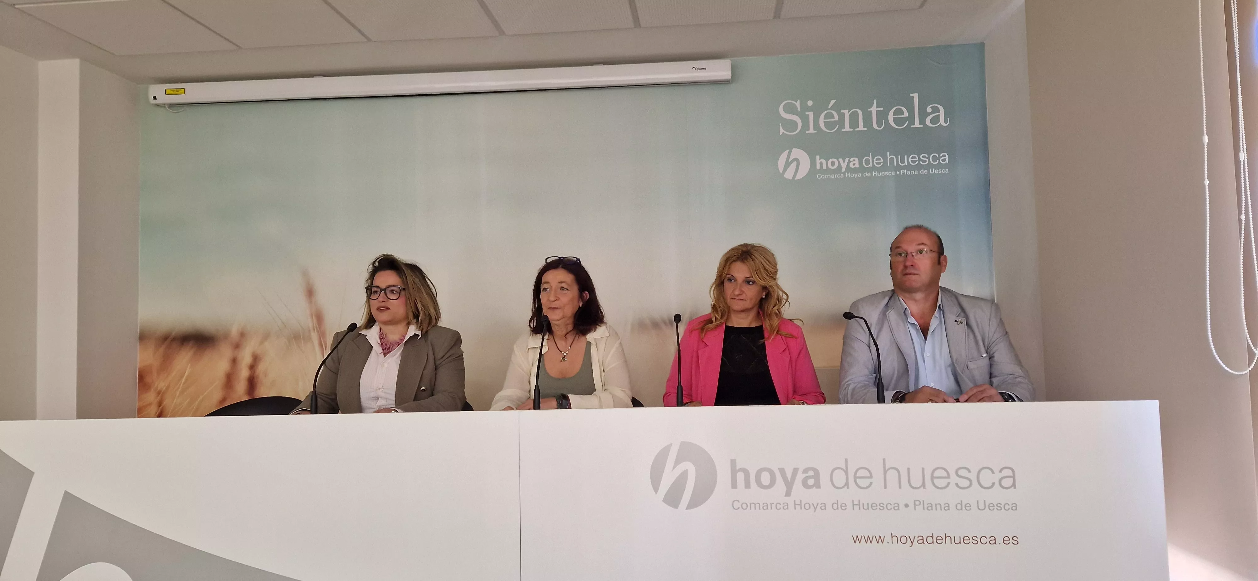 Sonia Latre, Susana Magán, Ana Irigoyen y Miguel Torres, en la rueda de prensa. Foto Myriam Martínez
