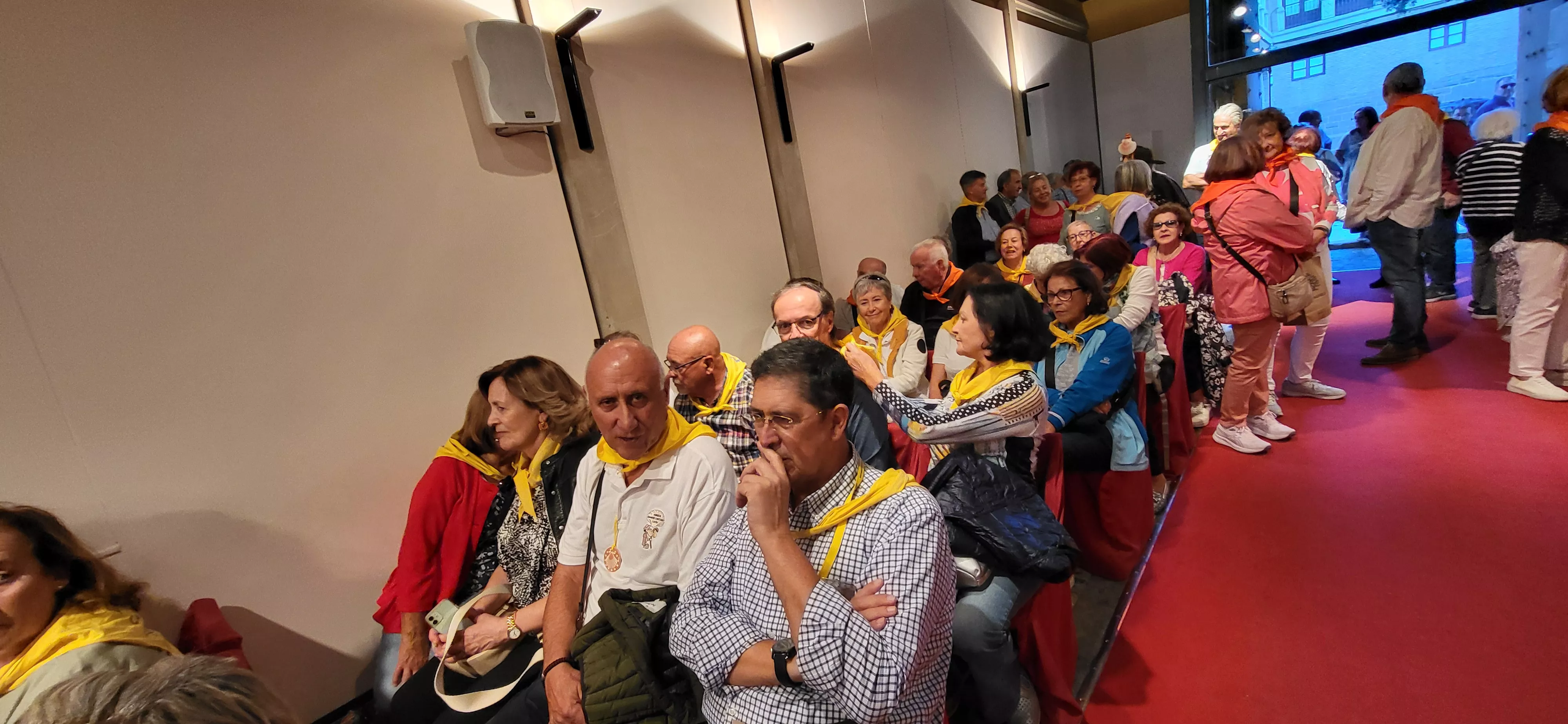 Recepción en el Ayuntamiento de Huesca a los participantes en el XXII Encuentro de Asociaciones del Camino de Santiago. Foto Mercedes Manterola