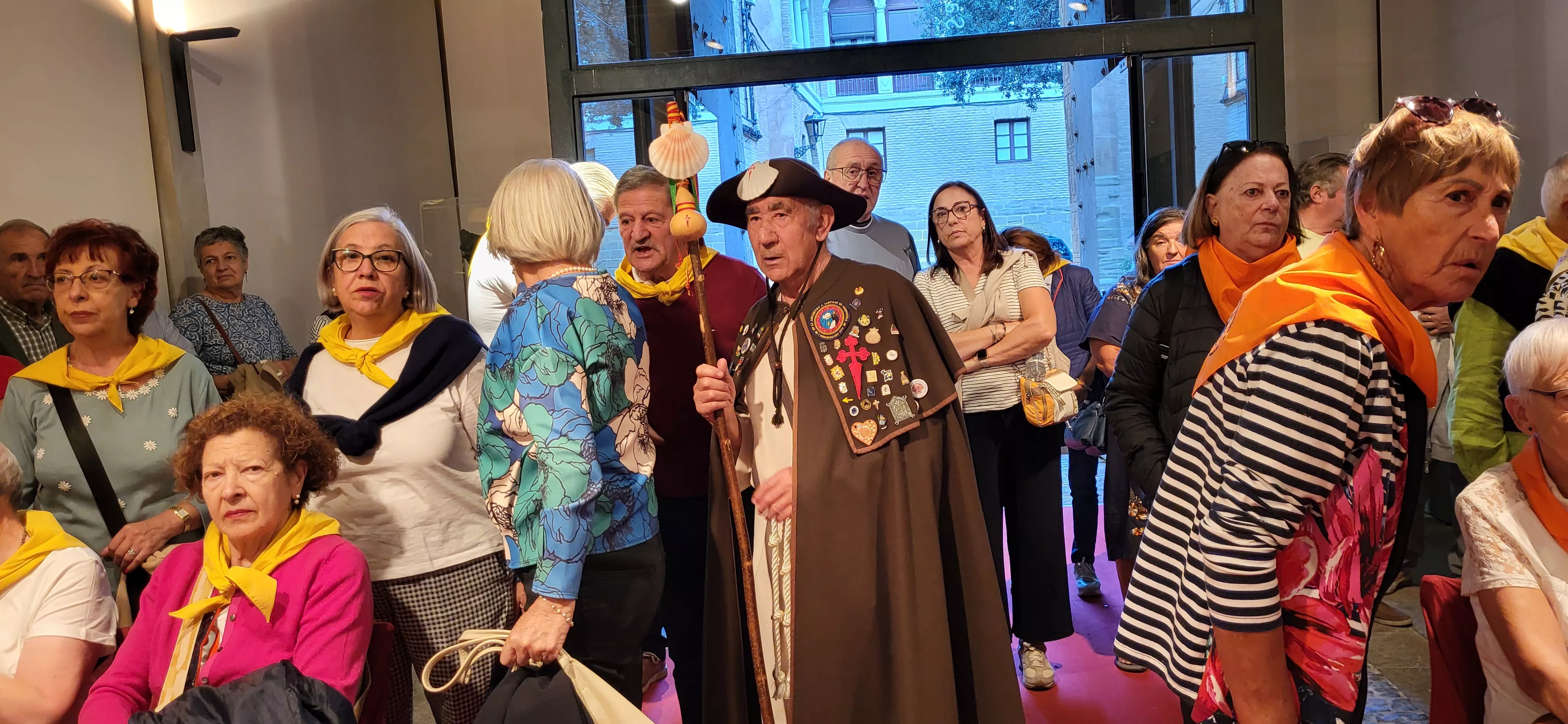 Recepción en el Ayuntamiento de Huesca a los participantes en el XXII Encuentro de Asociaciones del Camino de Santiago. Foto Mercedes Manterola