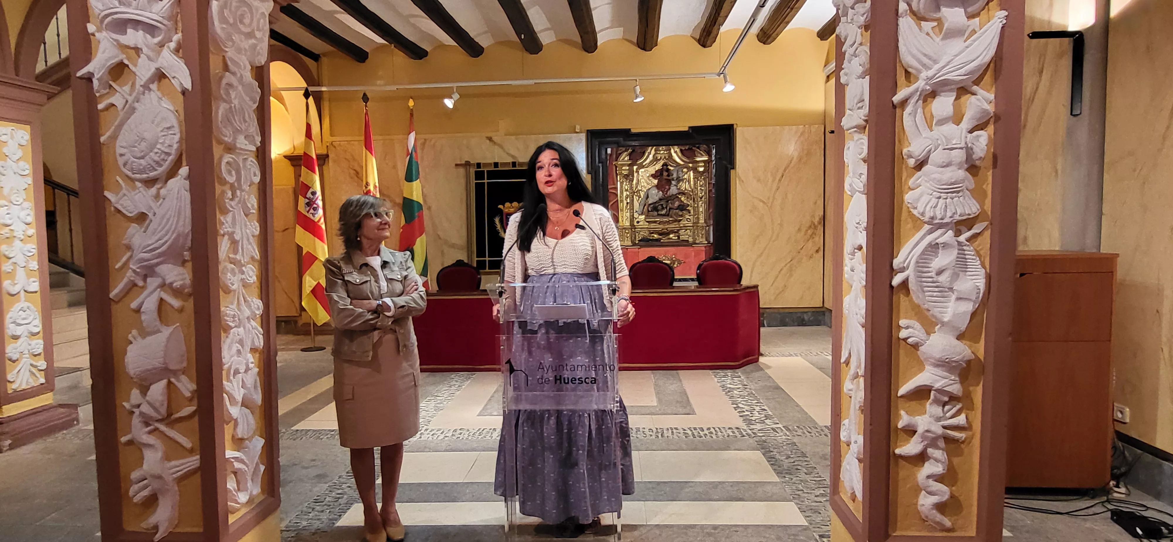 Recepción en el Ayuntamiento de Huesca a los participantes en el XXII Encuentro de Asociaciones del Camino de Santiago. Foto Mercedes Manterola