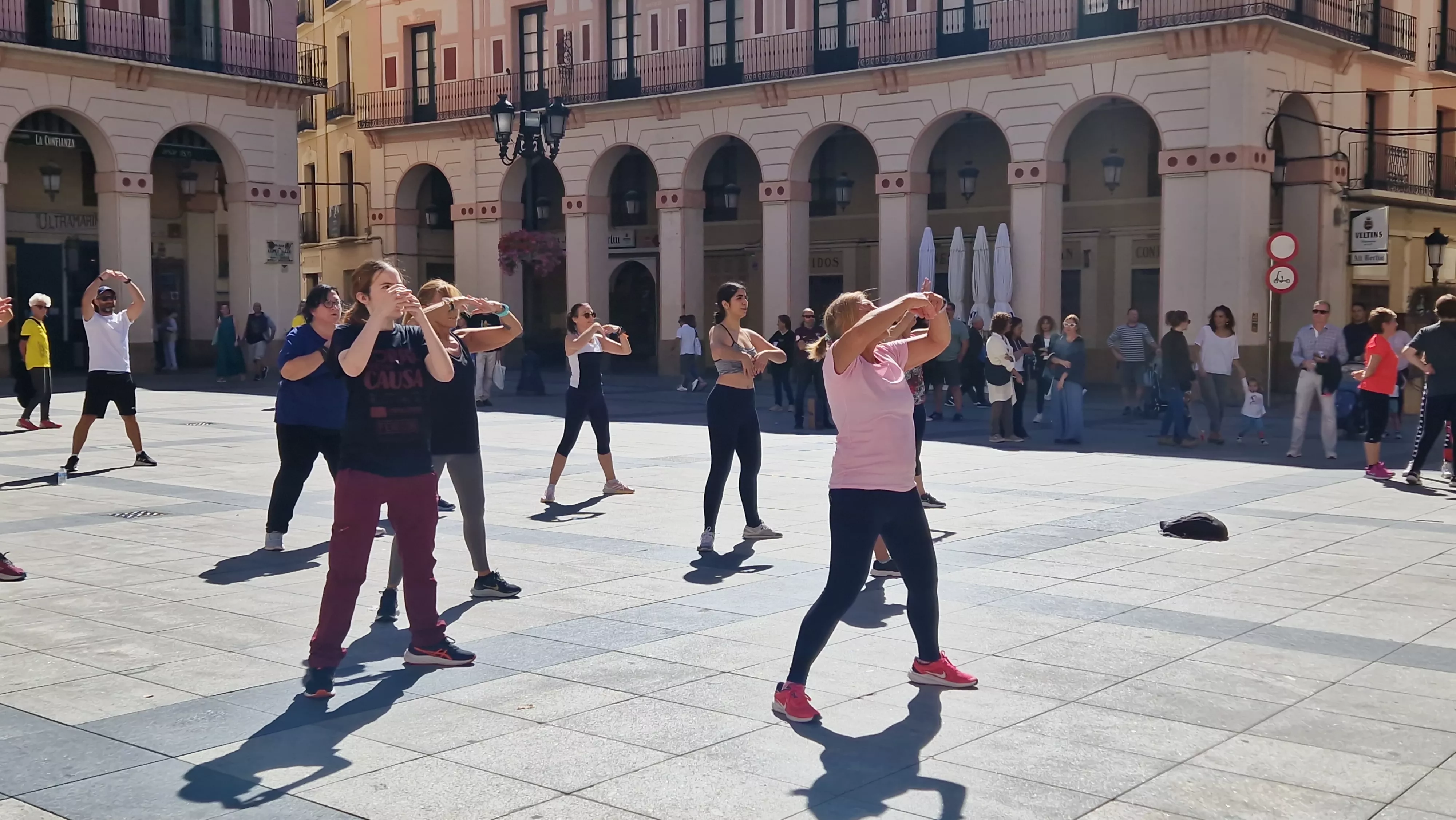 Actividad solidaria de Be25FIT en favor de Aspanoa. Foto Myriam Martínez