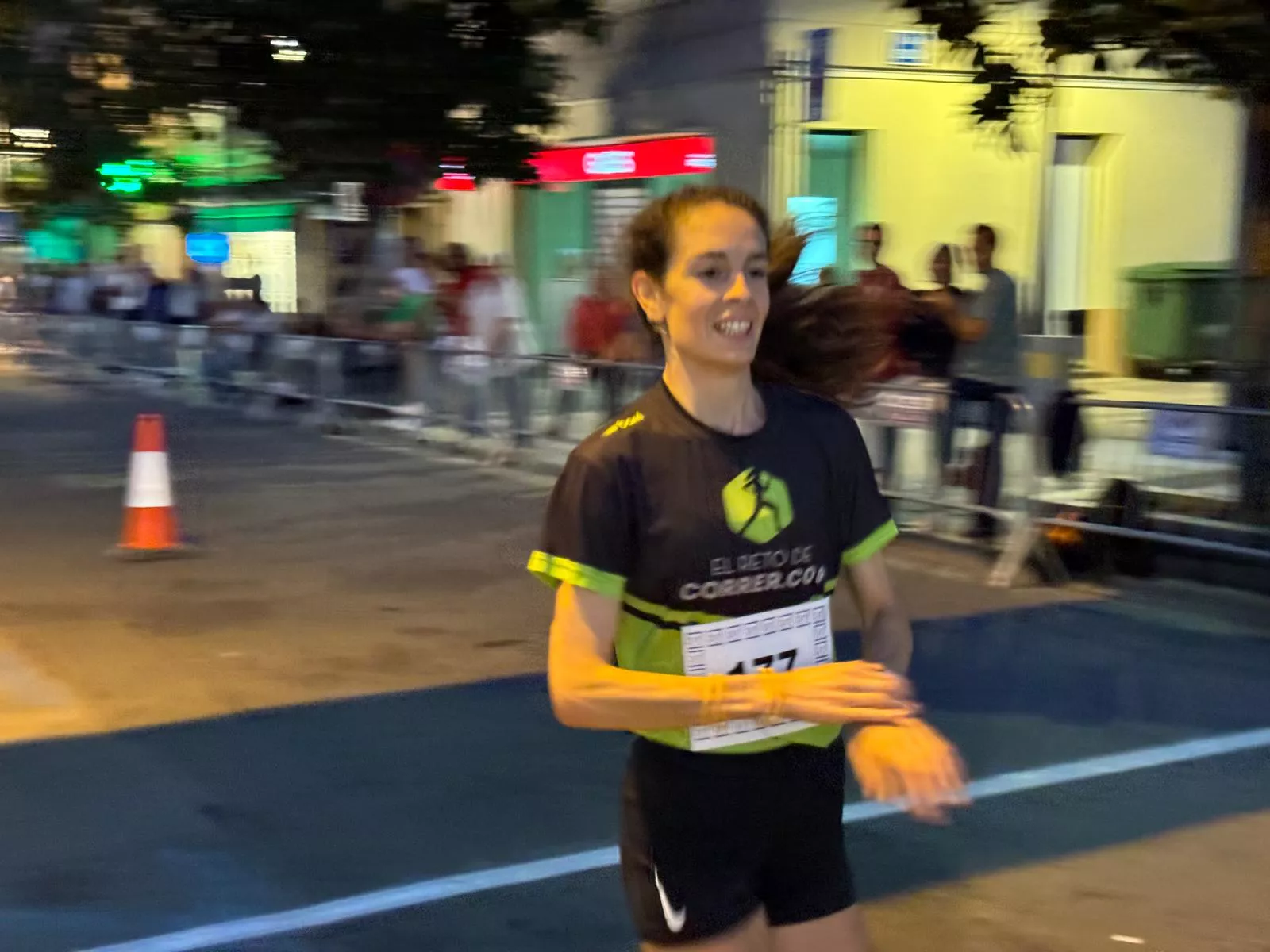 Celebración del día grande de las fiestas de Binéfar con la ofrenda de flores y el paloteau.