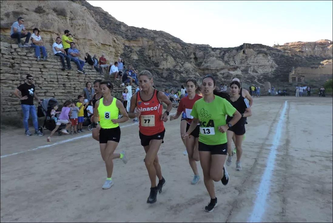 Grupo femenino en las primeras vueltas
