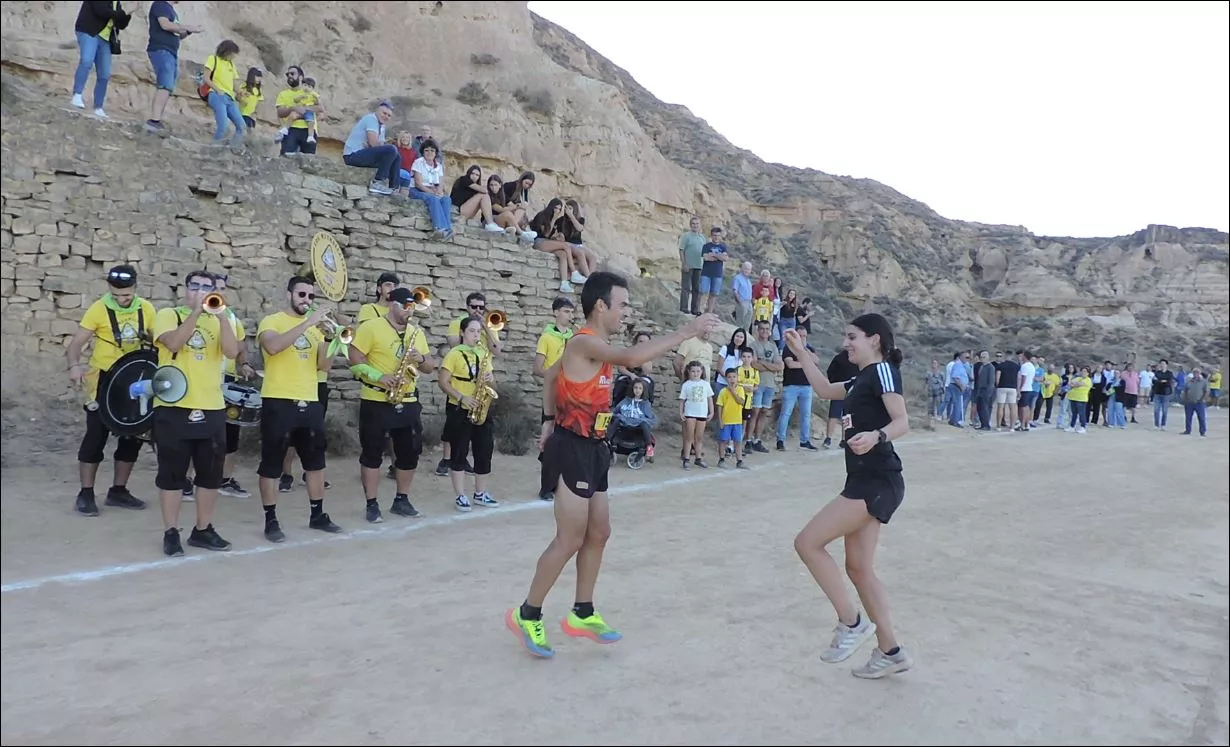 Los vencedores, Alberto Puyuelo y Paloma Aznar bailando la Jota de los pollos