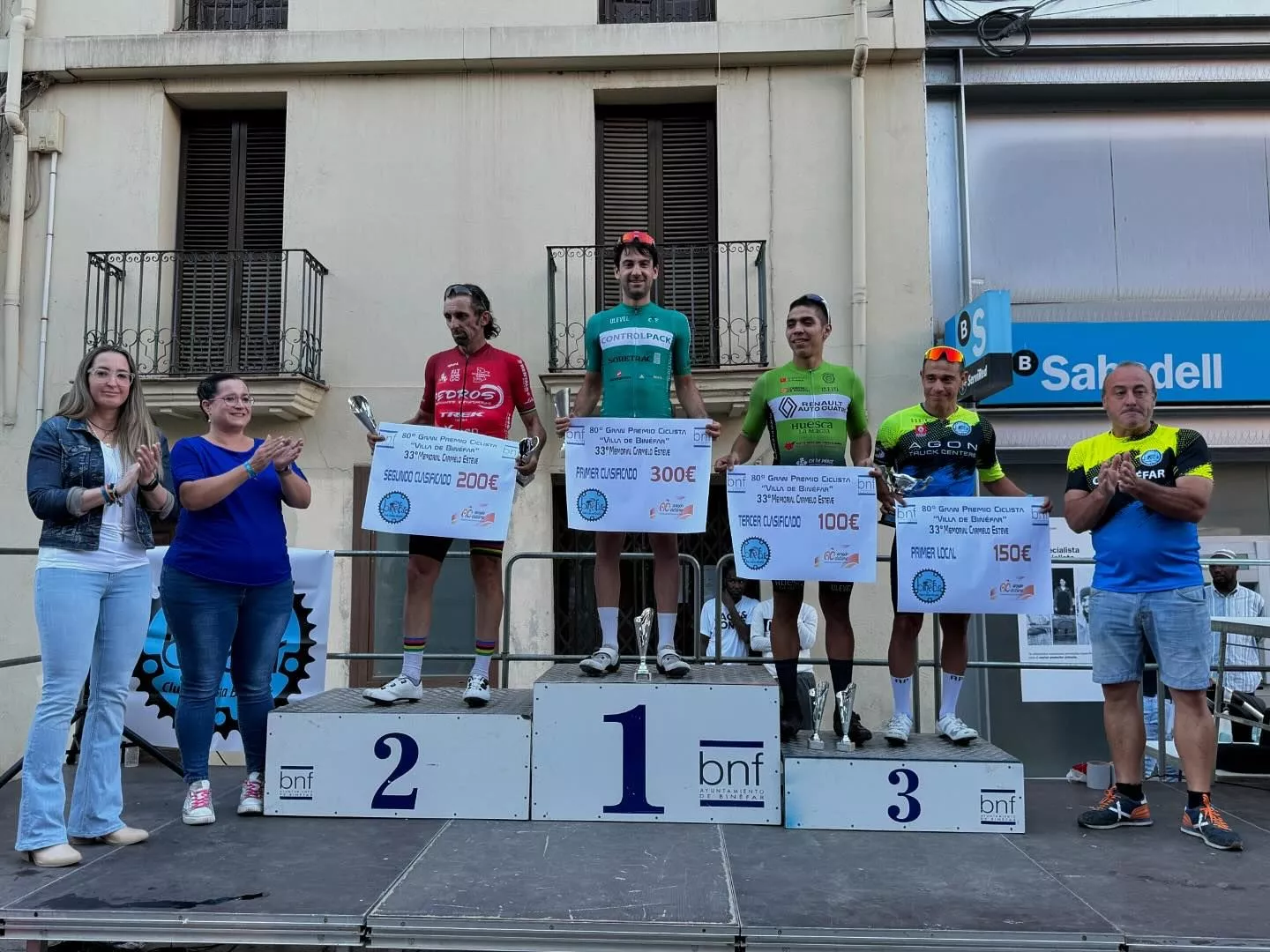 Podio de la clasificación general.