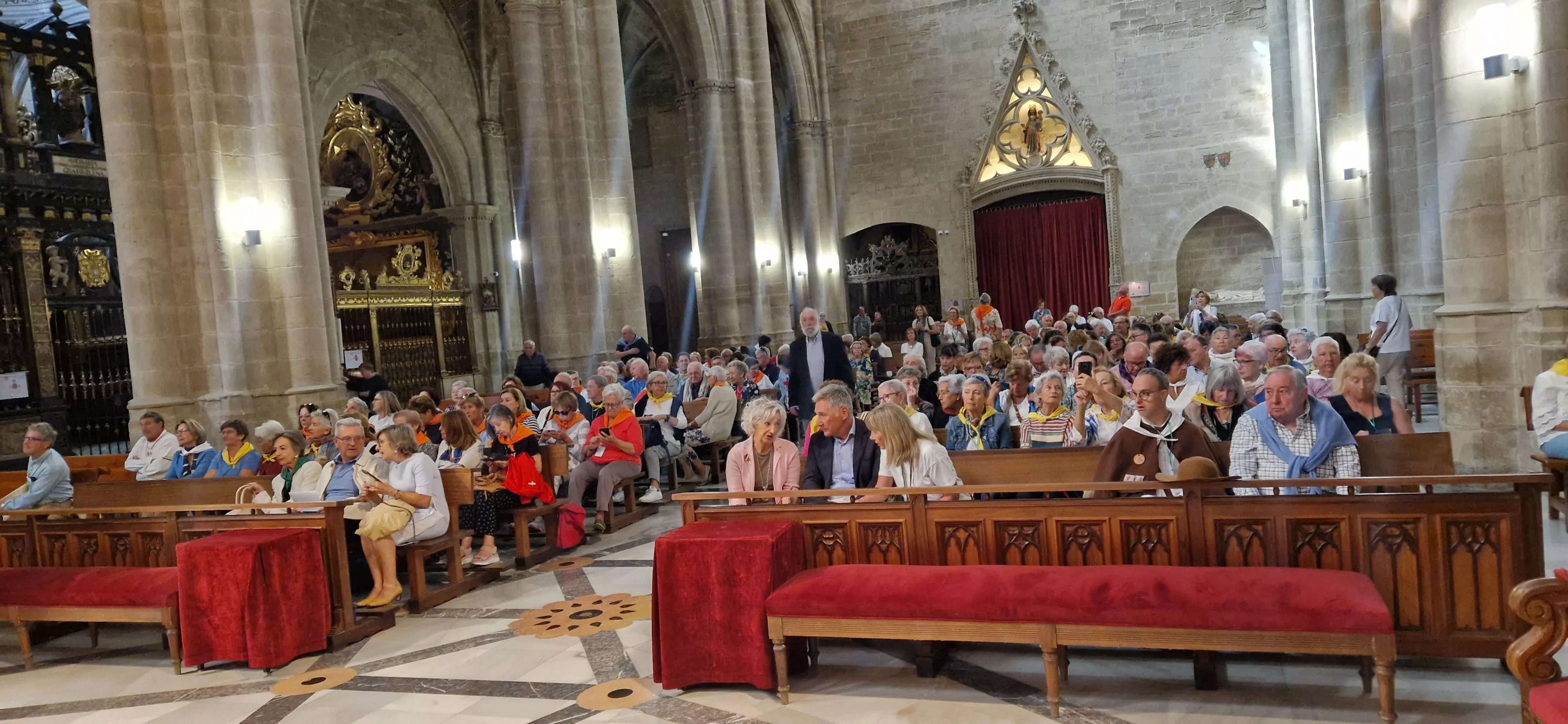 Misa en la Catedral de Huesca, en el XXII Encuentro de Asociaciones del Camino de Santiago. Foto Myriam Martínez 