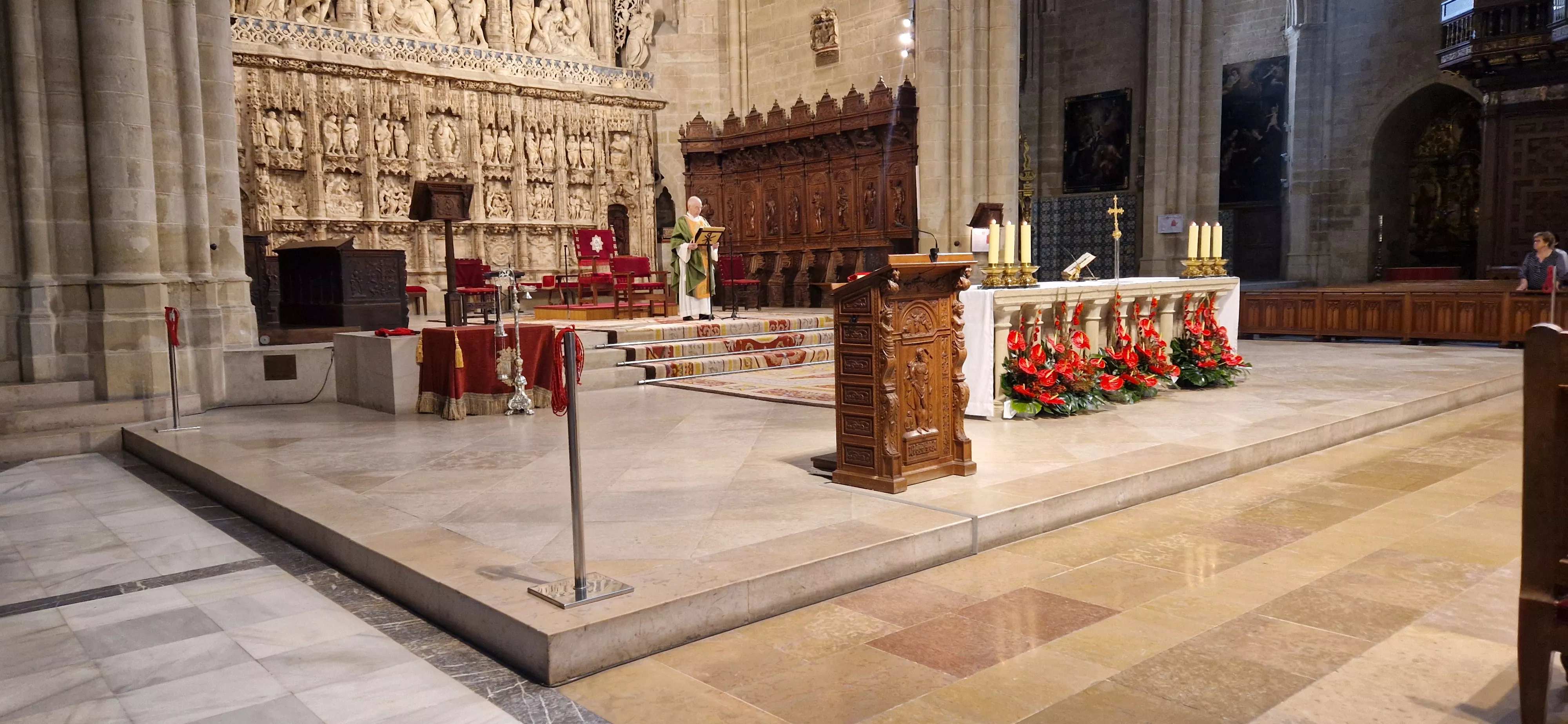 Misa en la Catedral de Huesca, en el XXII Encuentro de Asociaciones del Camino de Santiago. Foto Myriam Martínez 