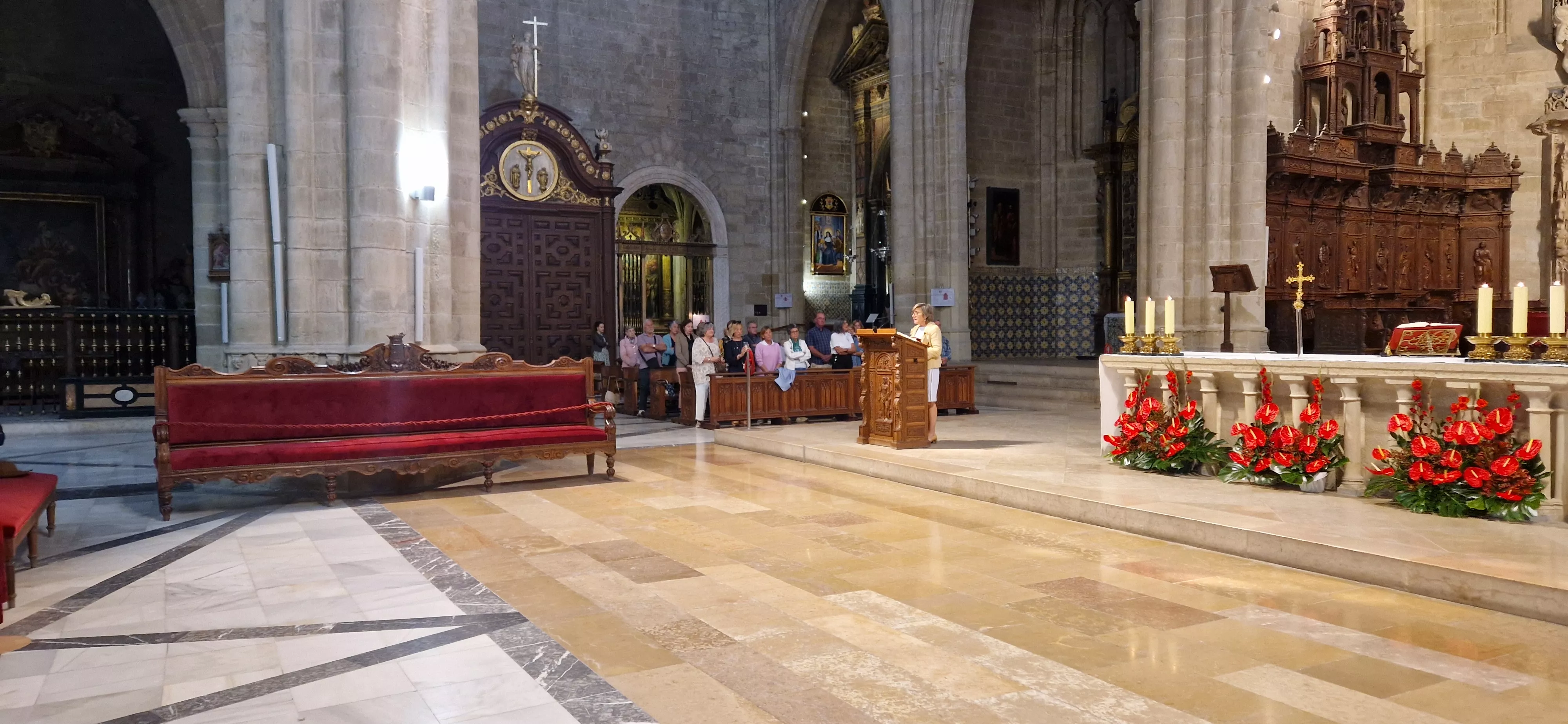 Misa en la Catedral de Huesca, en el XXII Encuentro de Asociaciones del Camino de Santiago. Foto Myriam Martínez 