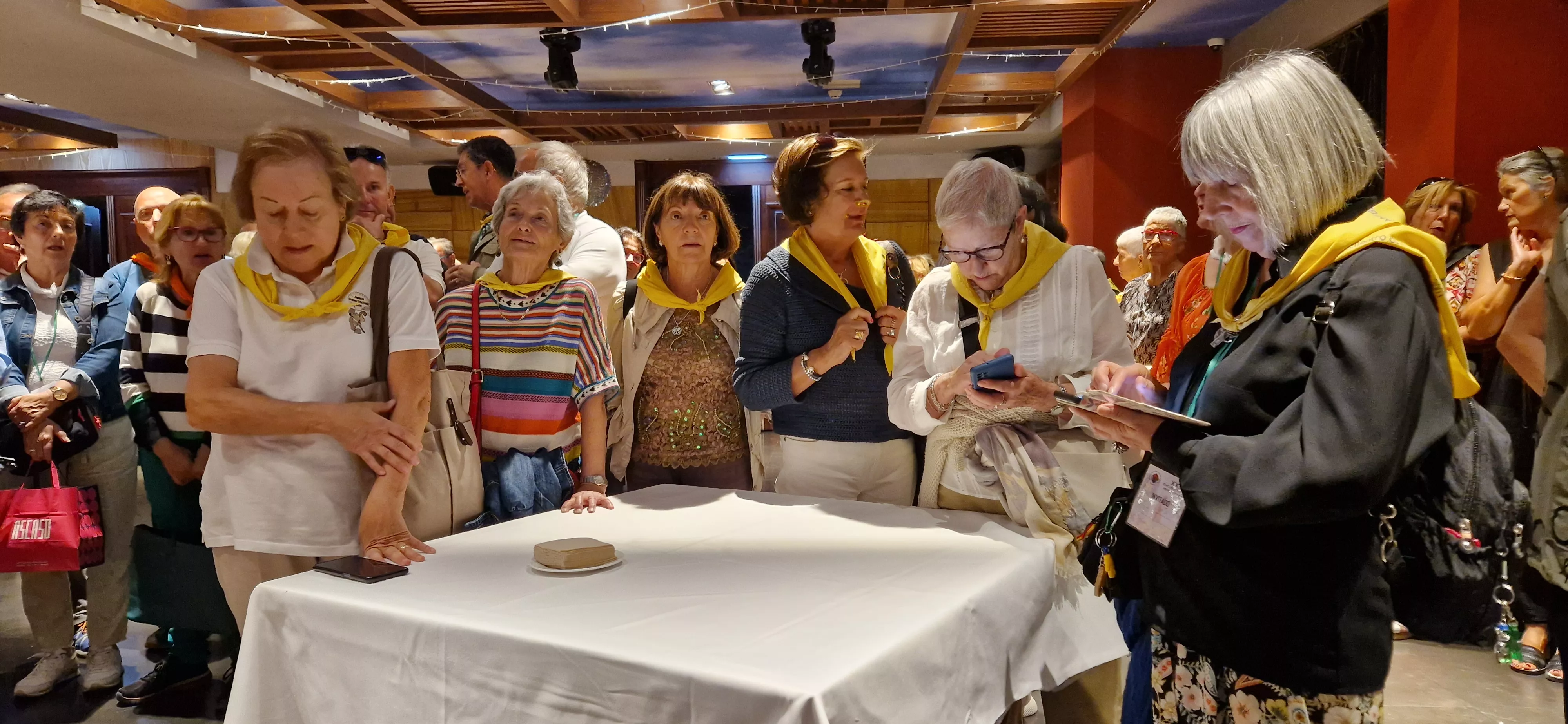 Entrega del Bordón del Peregrino del Camino de Santiago a Irún. Foto Myriam Martínez 