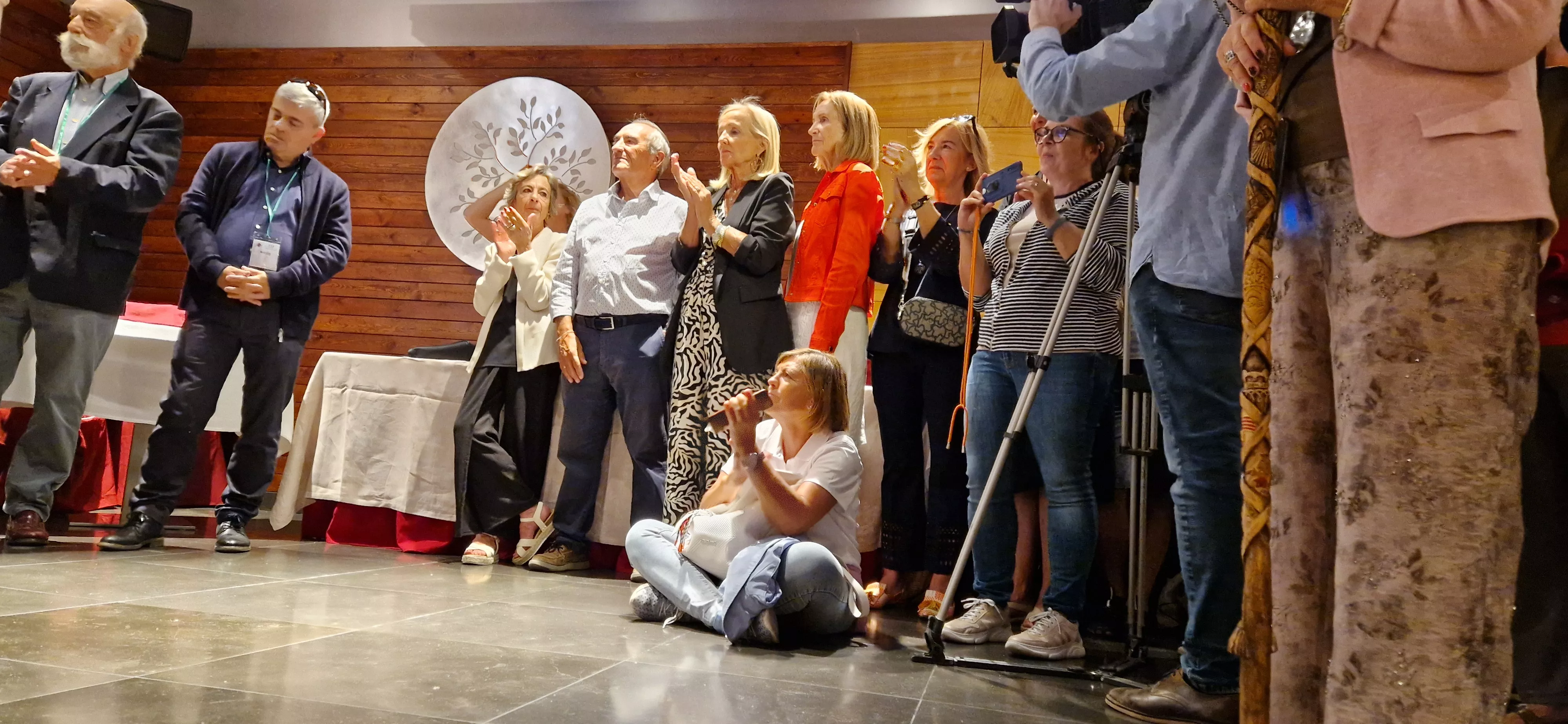 Entrega del Bordón del Peregrino del Camino de Santiago a Irún. Foto Myriam Martínez 