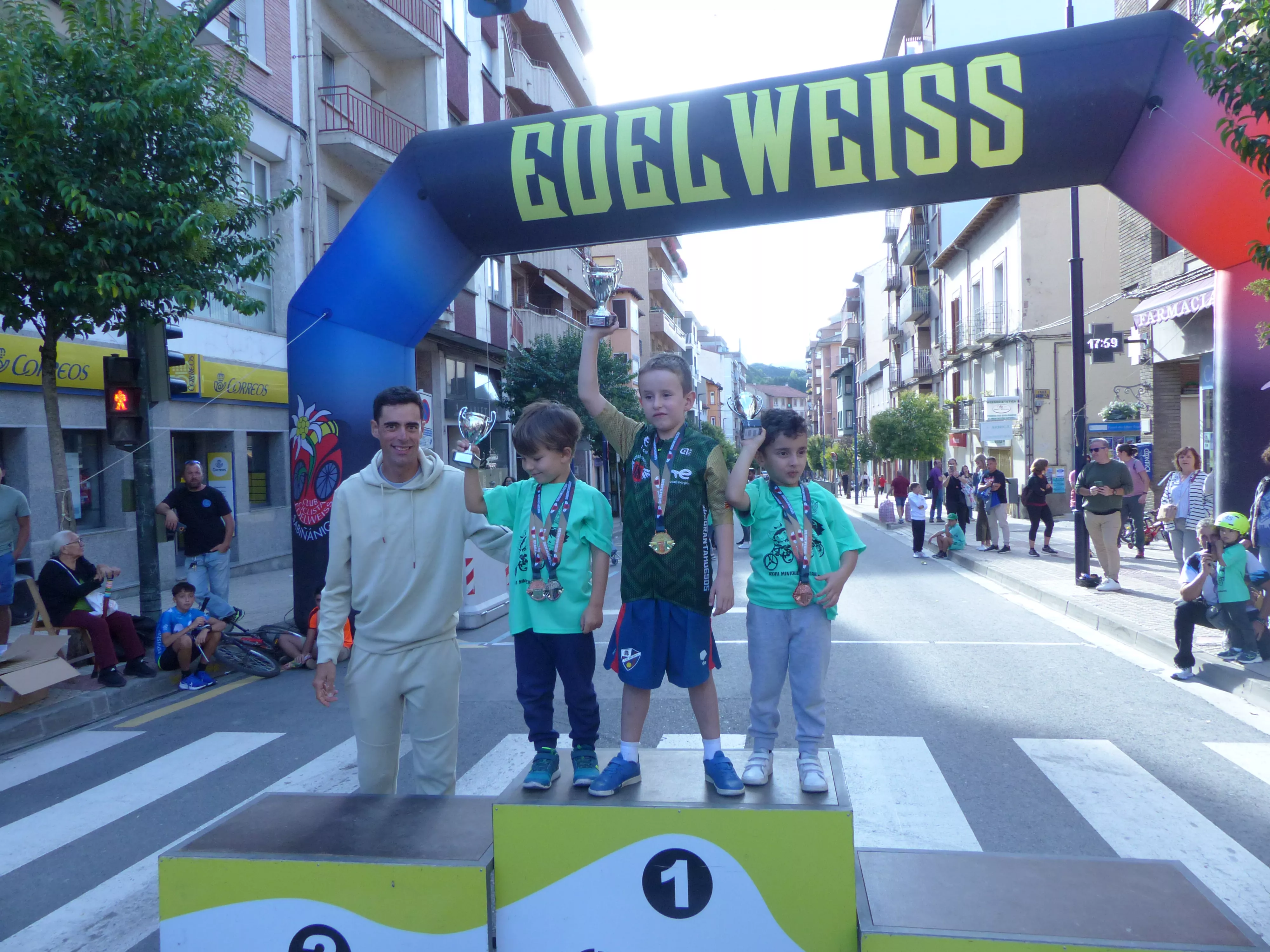 Mini Quebrantahuesos. Foto Andrés Alcaraz.