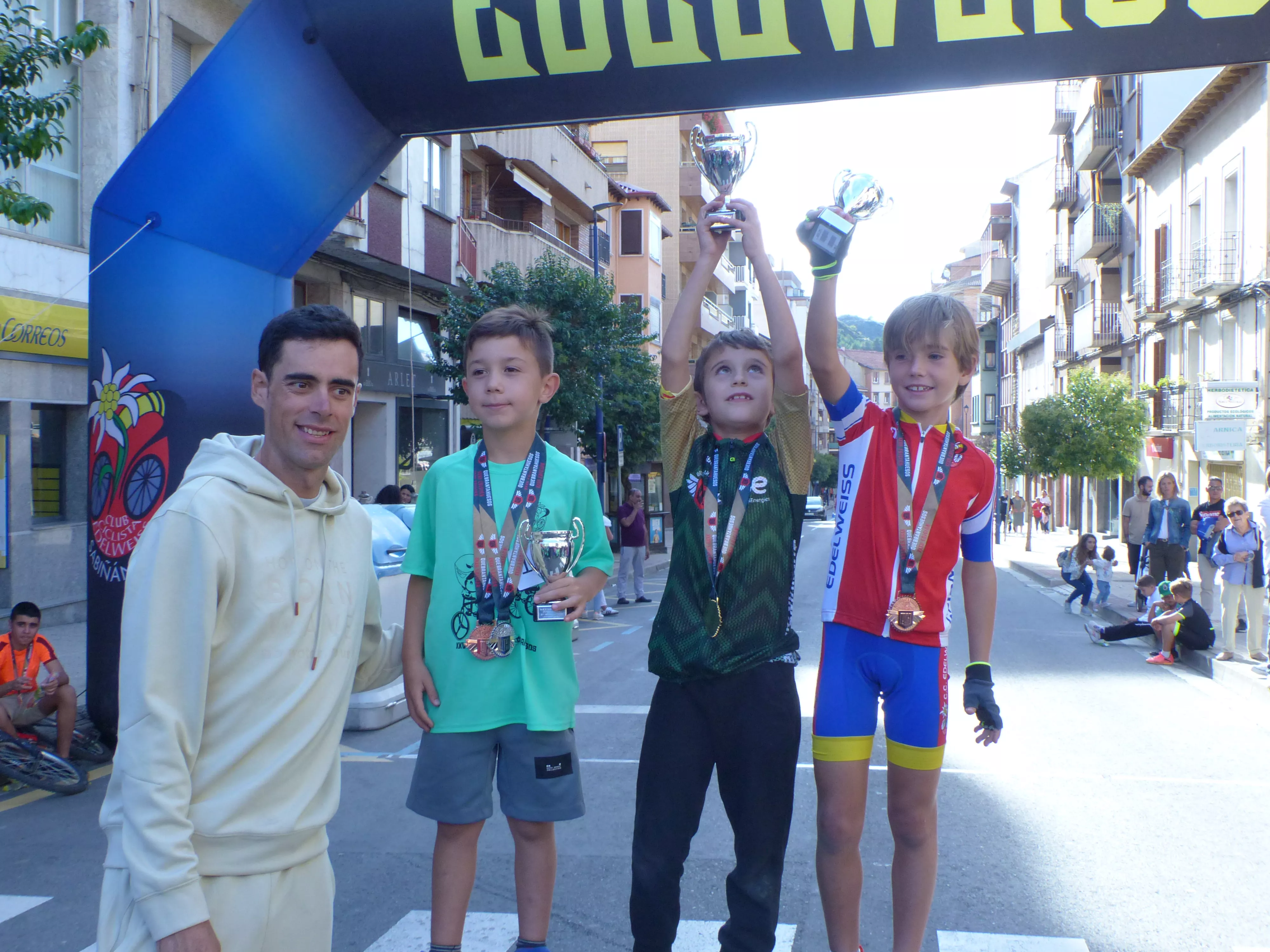 Mini Quebrantahuesos. Foto Andrés Alcaraz.