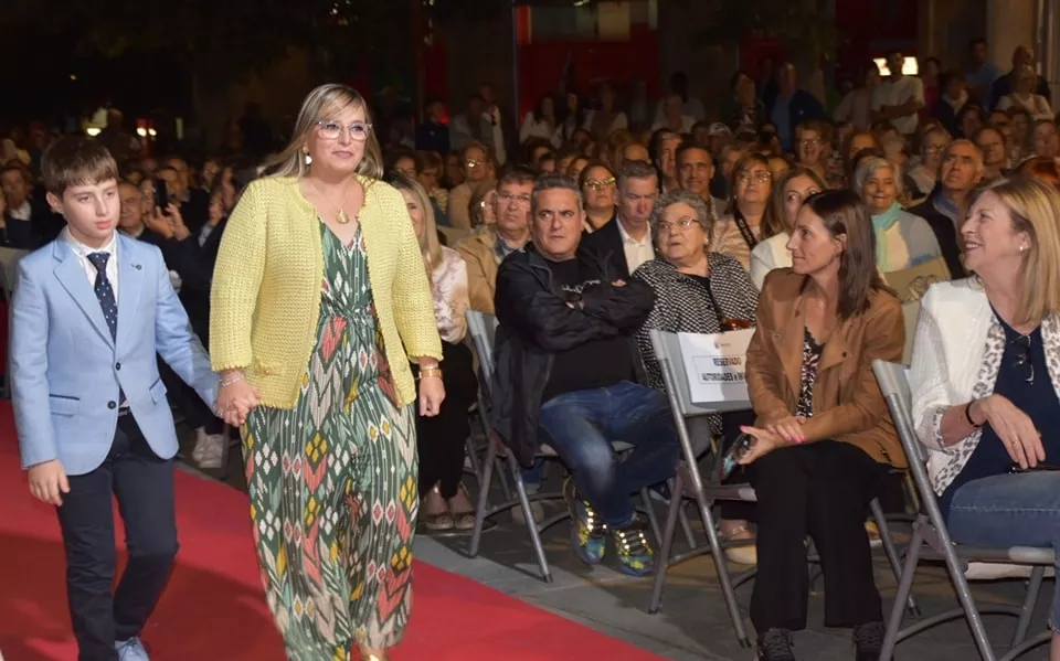 Presentación de las zagalas, zagaletas y zagaletes de San Mateo de Monzón y la lectura del pregón.