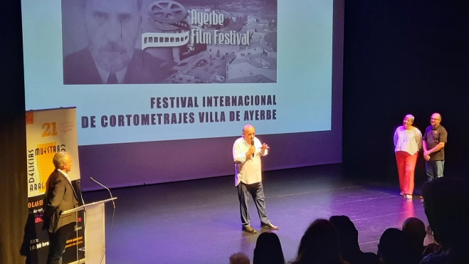 Alejandro Salcedo, dirigiéndose a los asistentes. Alejandro Salcedo, dirigiéndose a los asistentes.