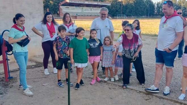 Juegos tradicionales en Lalueza, anillas. Juegos tradicionales en Lalueza, anillas.