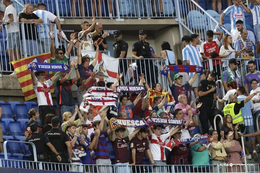 Aficionados del Huesca en Málaga. Foto Laliga