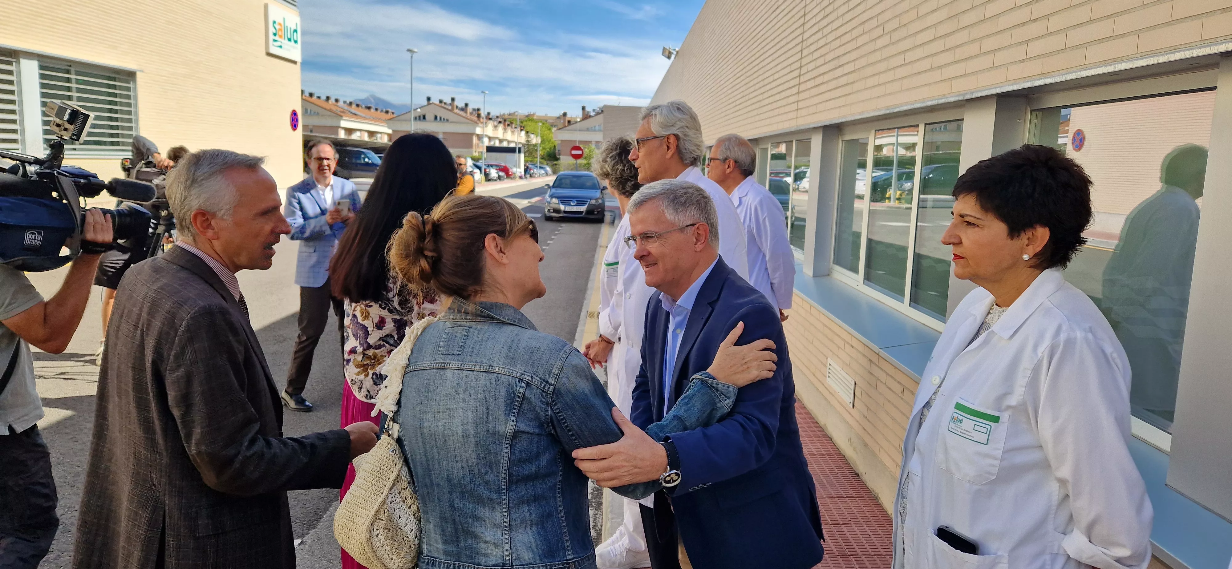 Visita de Bancalero para anunciar la ampliación del servicio de Radioterapia. Foto Myriam Martínez 